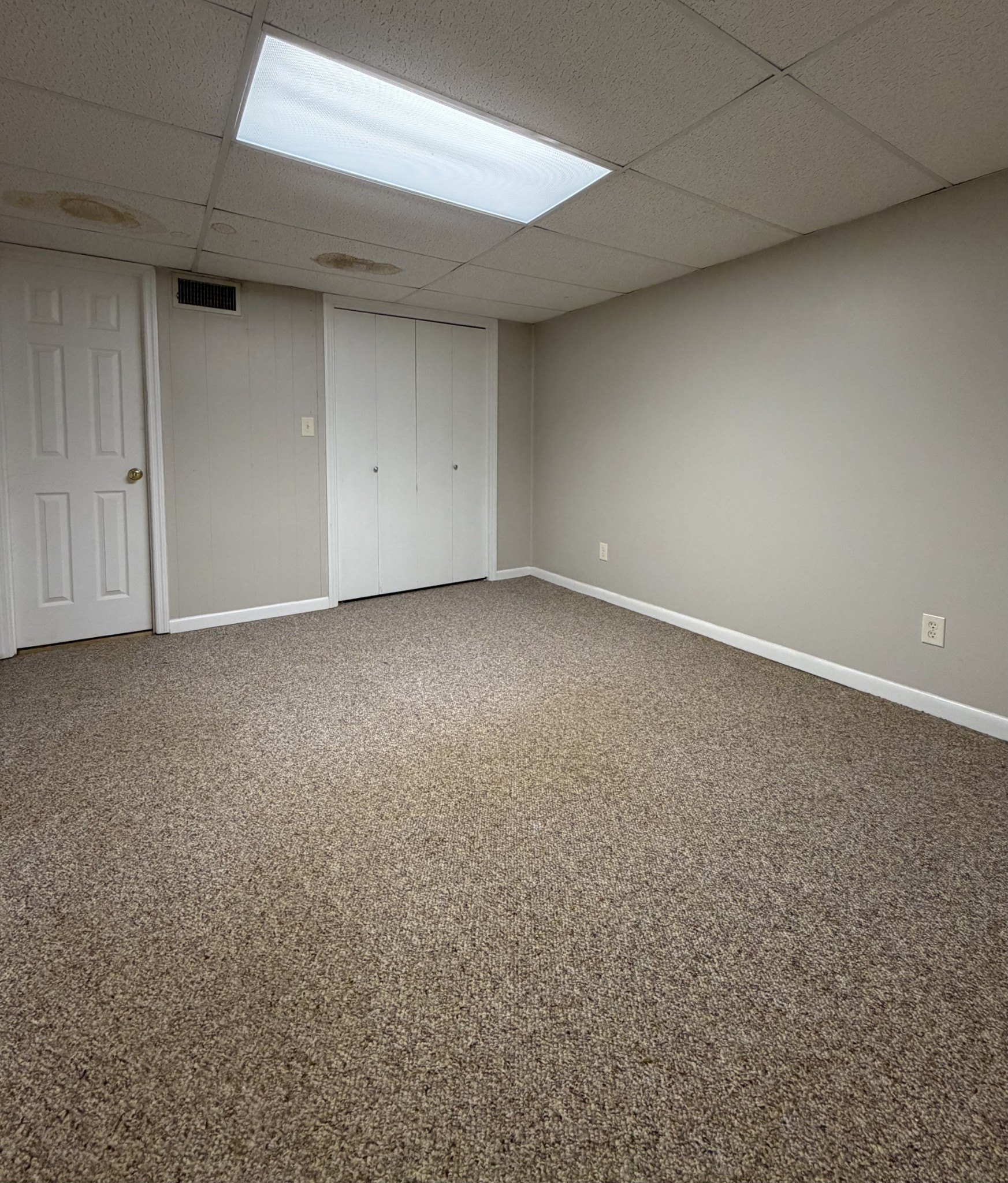 1072 Stanley Ave Property Photo 16