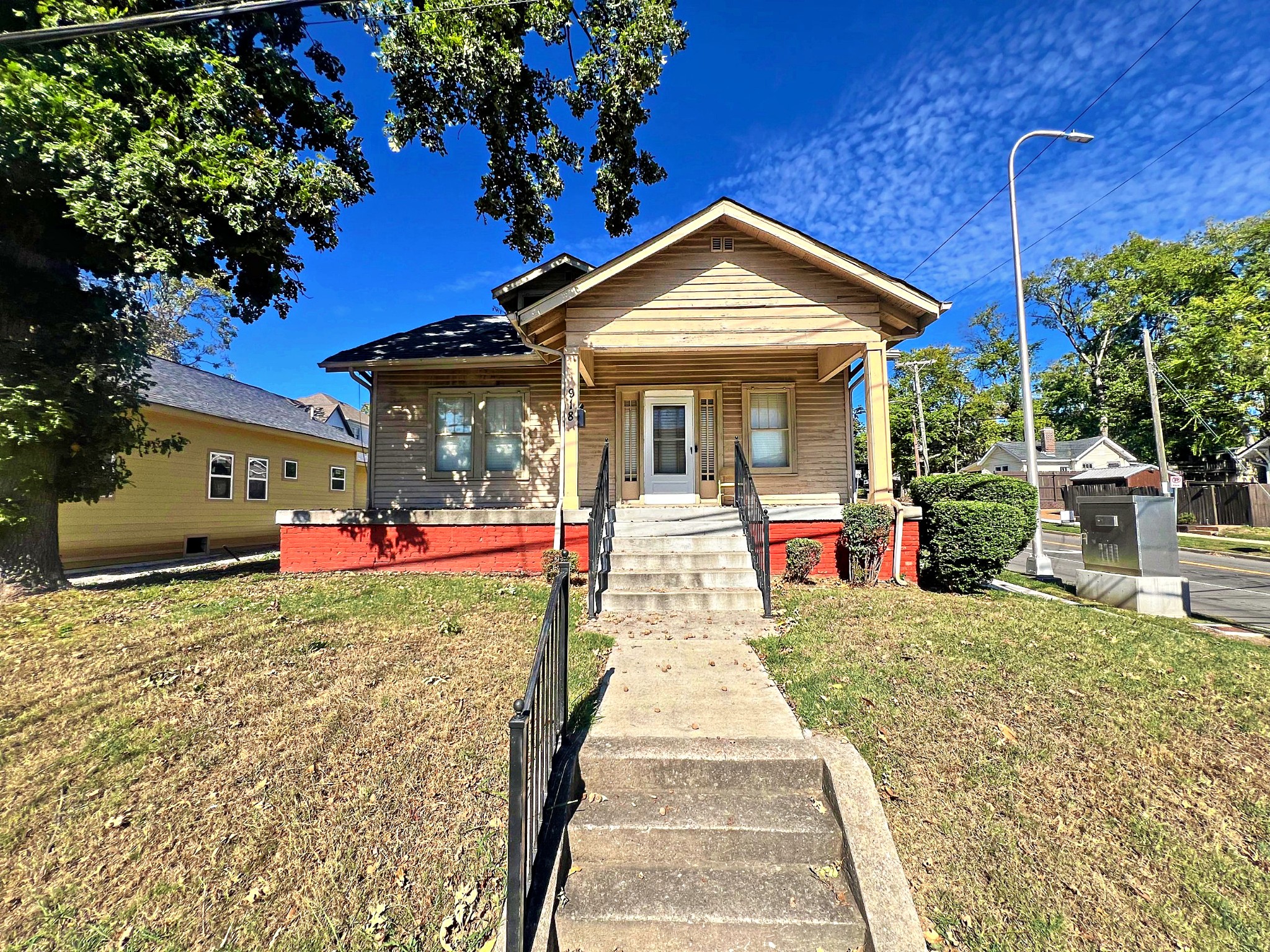 918 Wedgewood Ave Property Photo 1