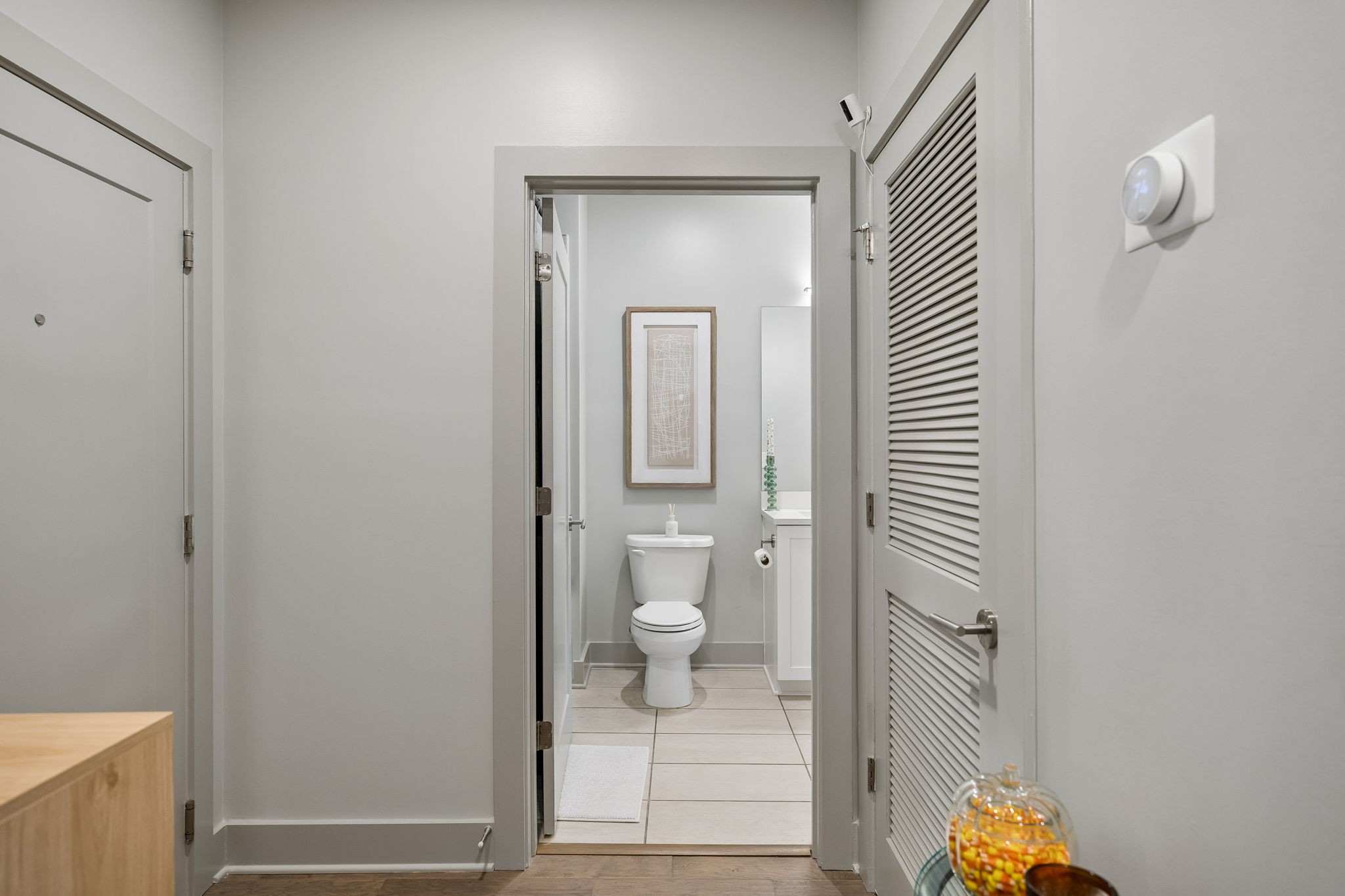 1041 E Trinity Ln Property Photo 22