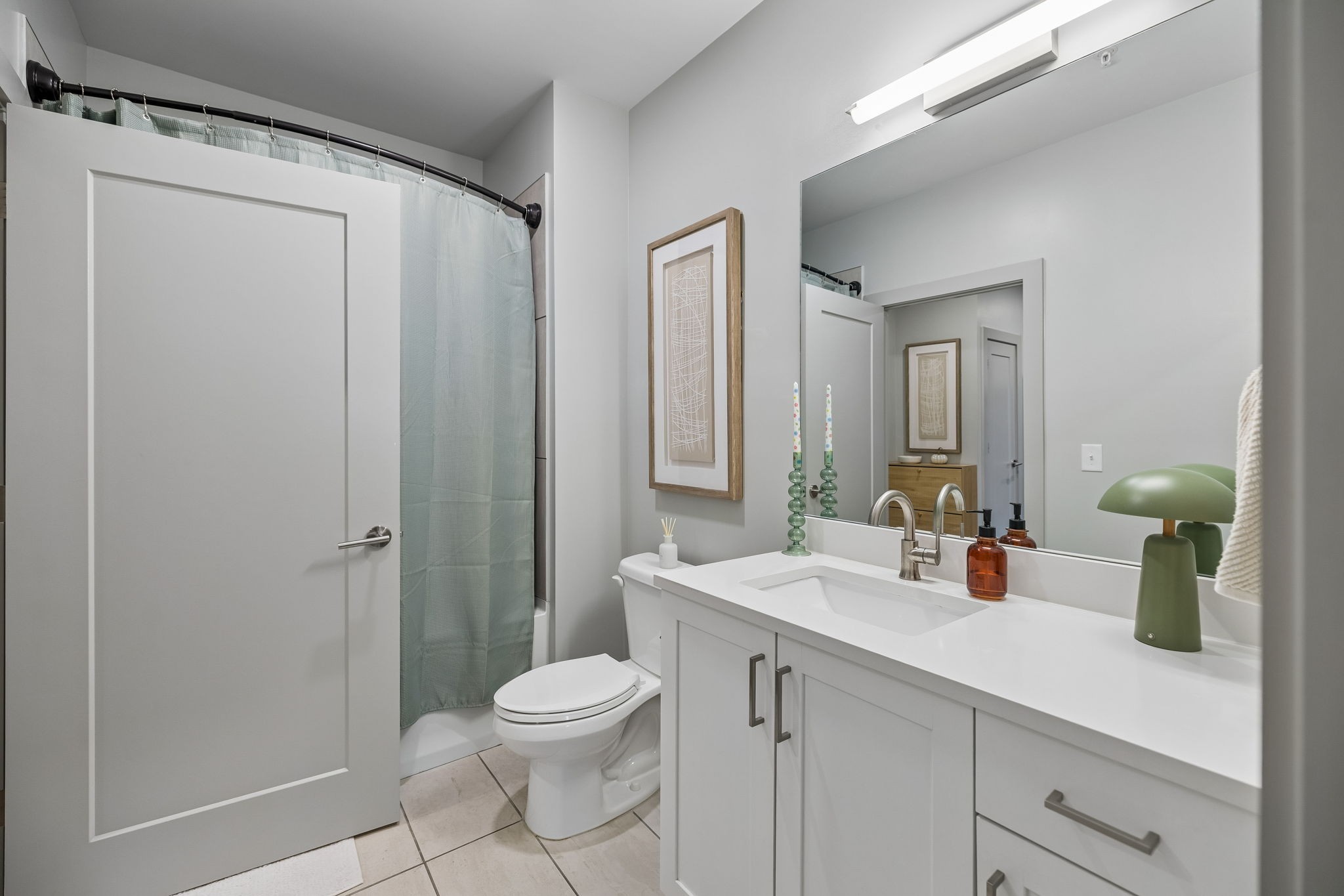 1041 E Trinity Ln Property Photo 24