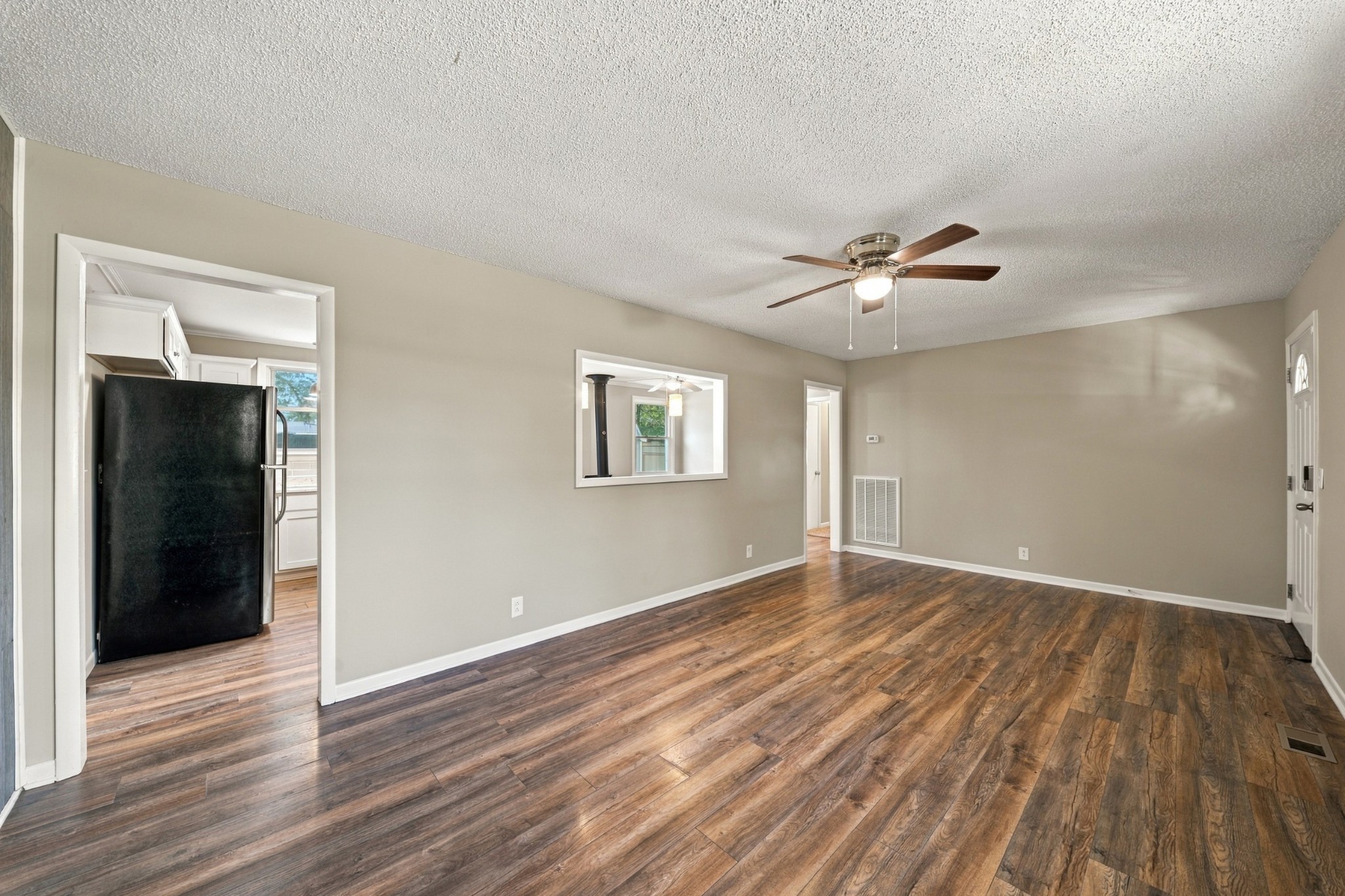 210 Nottingham Pl Property Photo 4