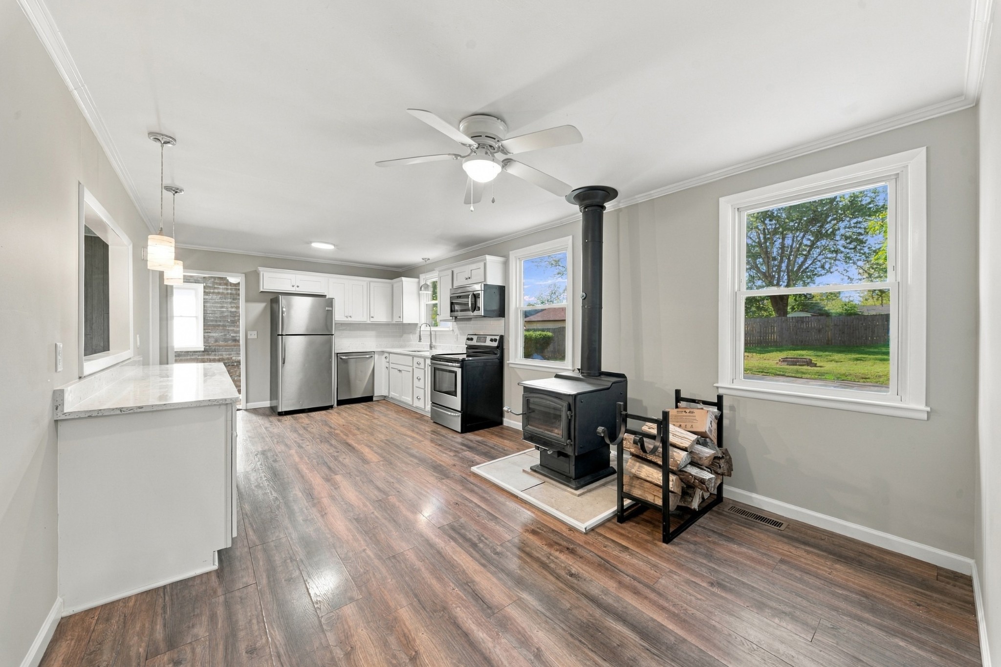 210 Nottingham Pl Property Photo 6