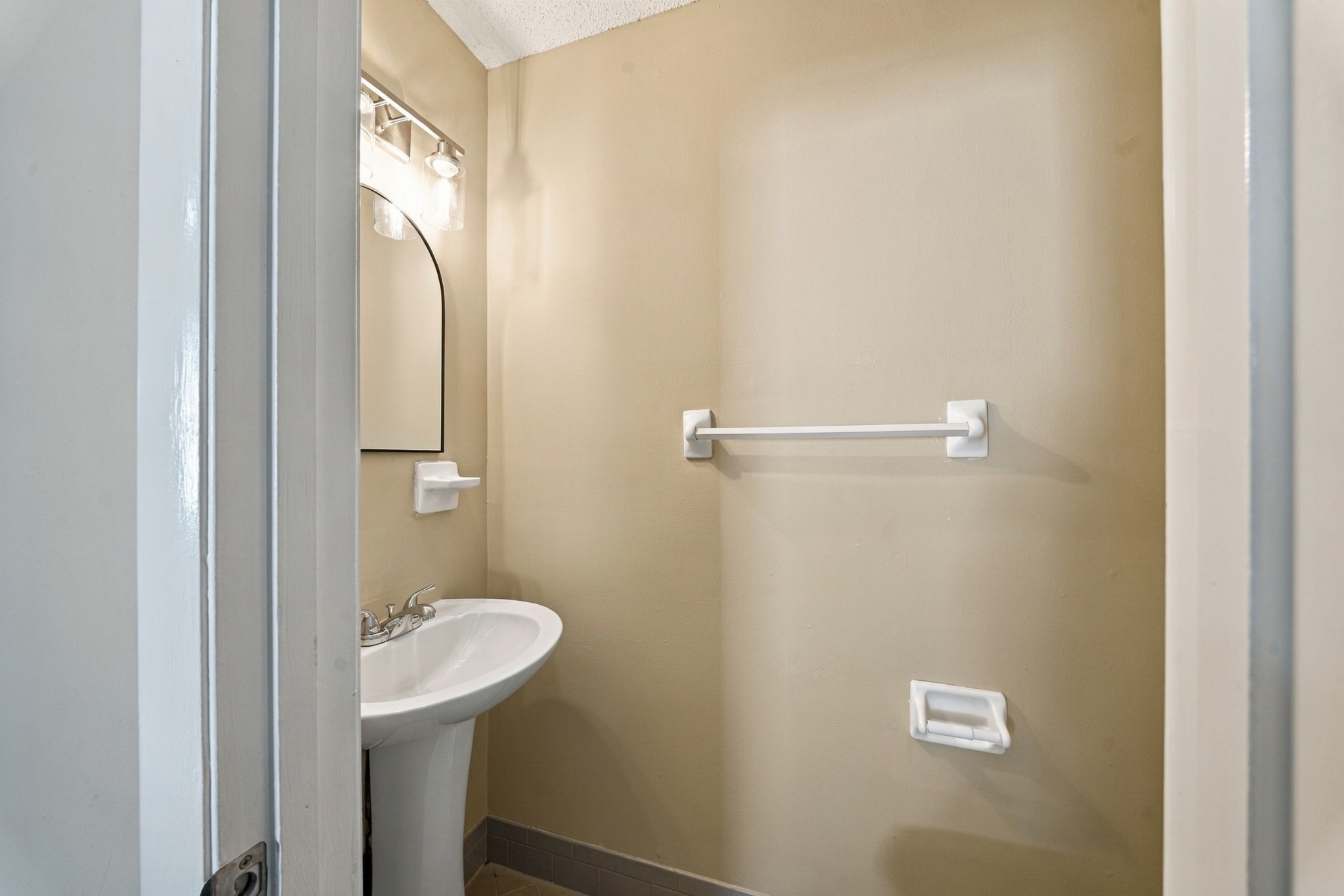 210 Nottingham Pl Property Photo 15