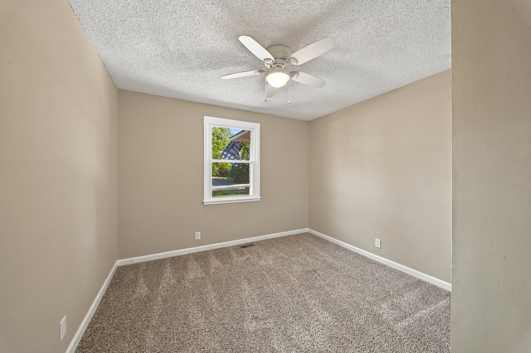 210 Nottingham Pl Property Photo 20