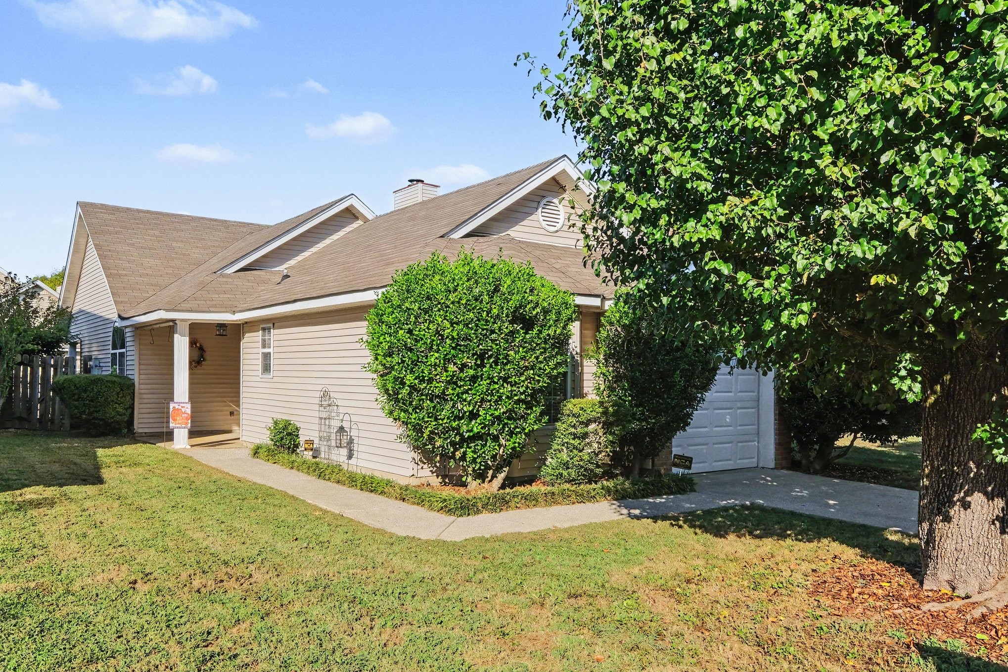 911 Bexhill Ct, S Property Photo 1