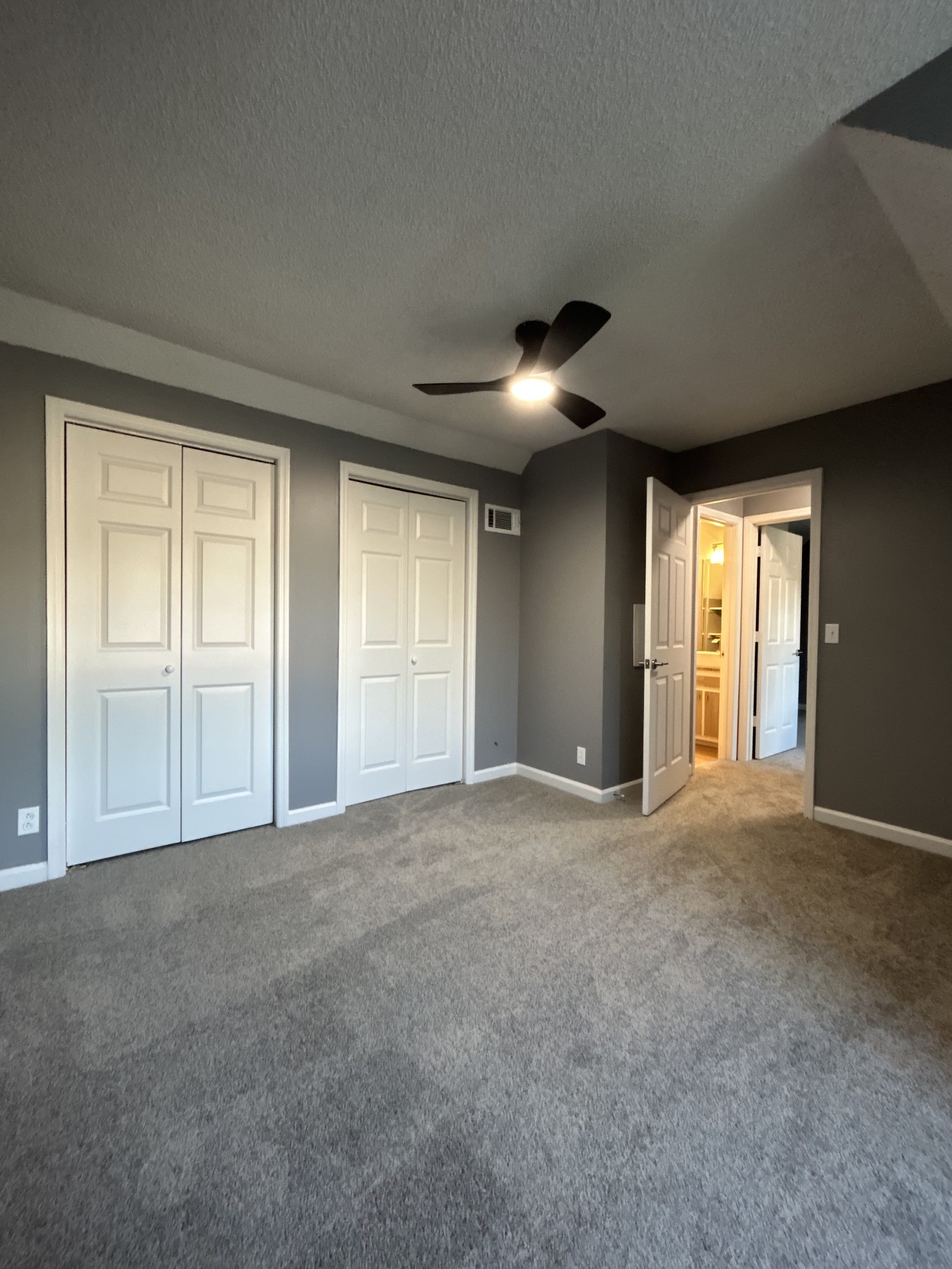 1115 Quail Ct, W Property Photo 2