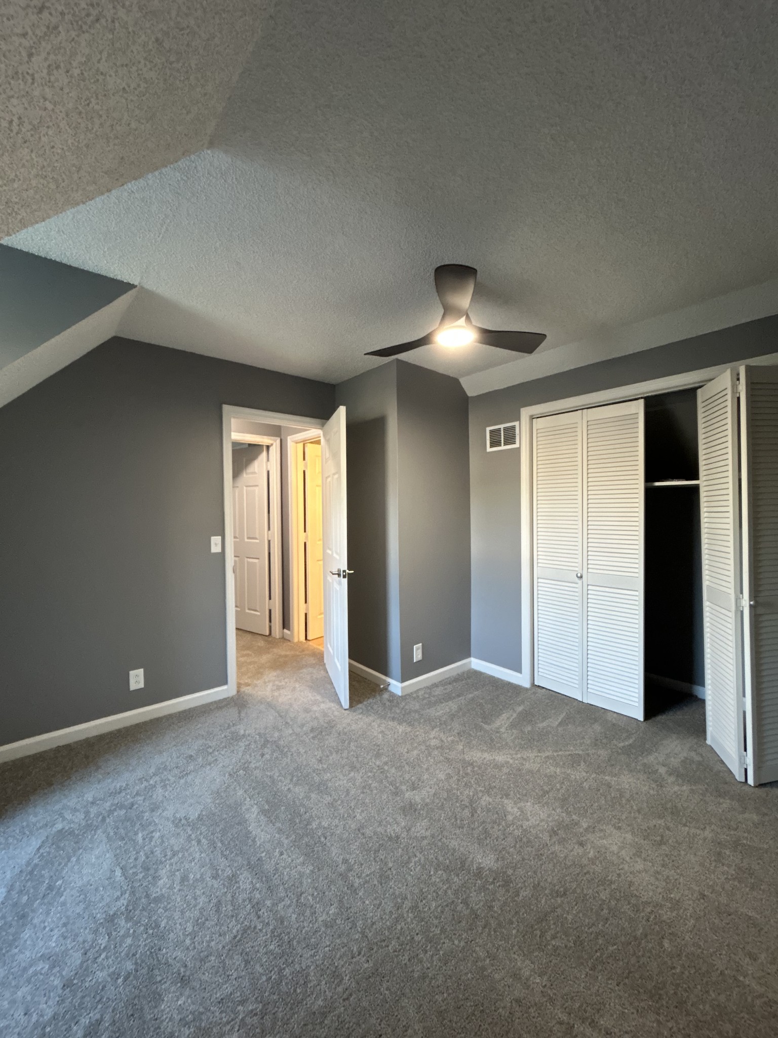 1115 Quail Ct, W Property Photo 3