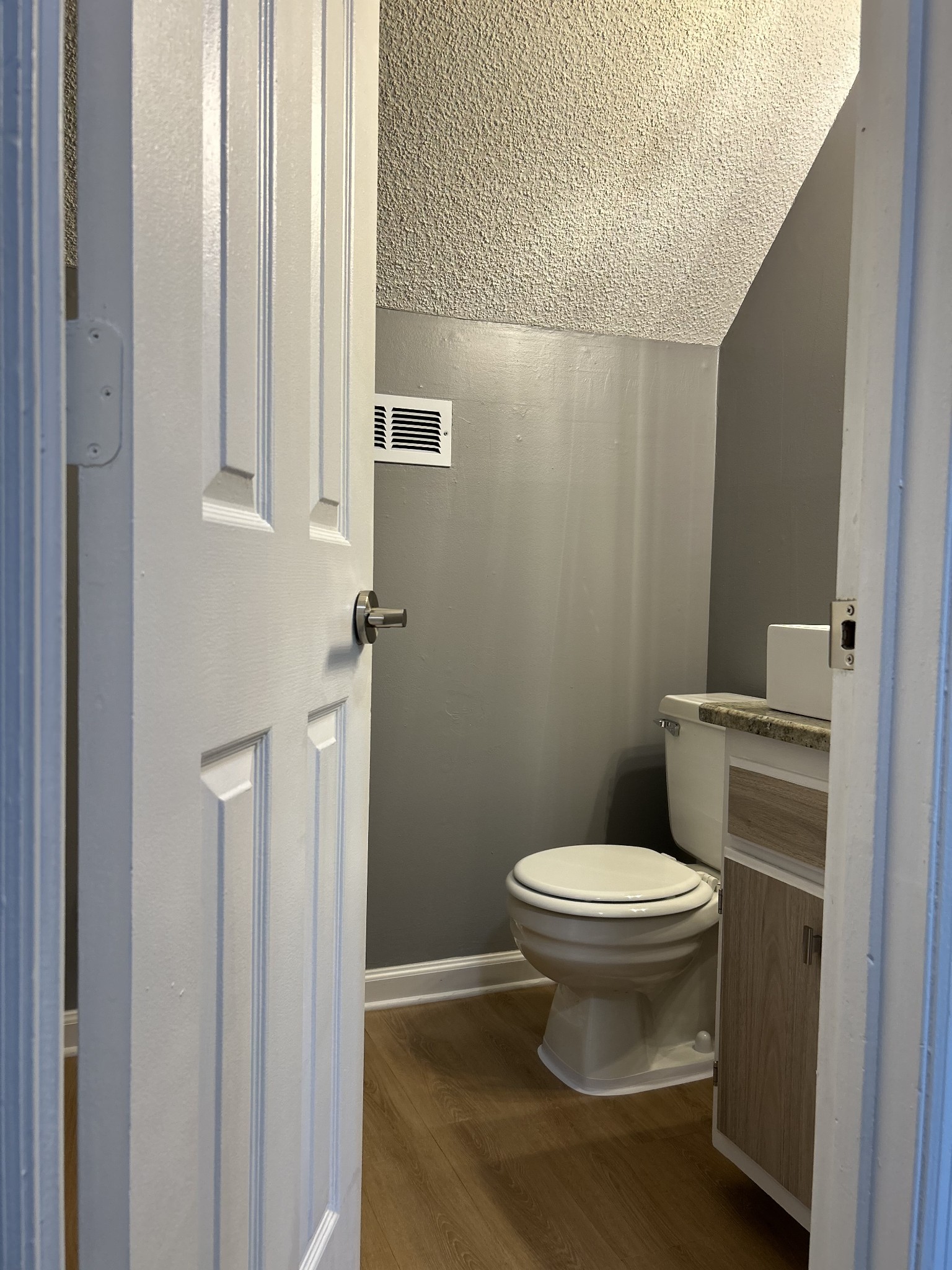 1115 Quail Ct, W Property Photo 6