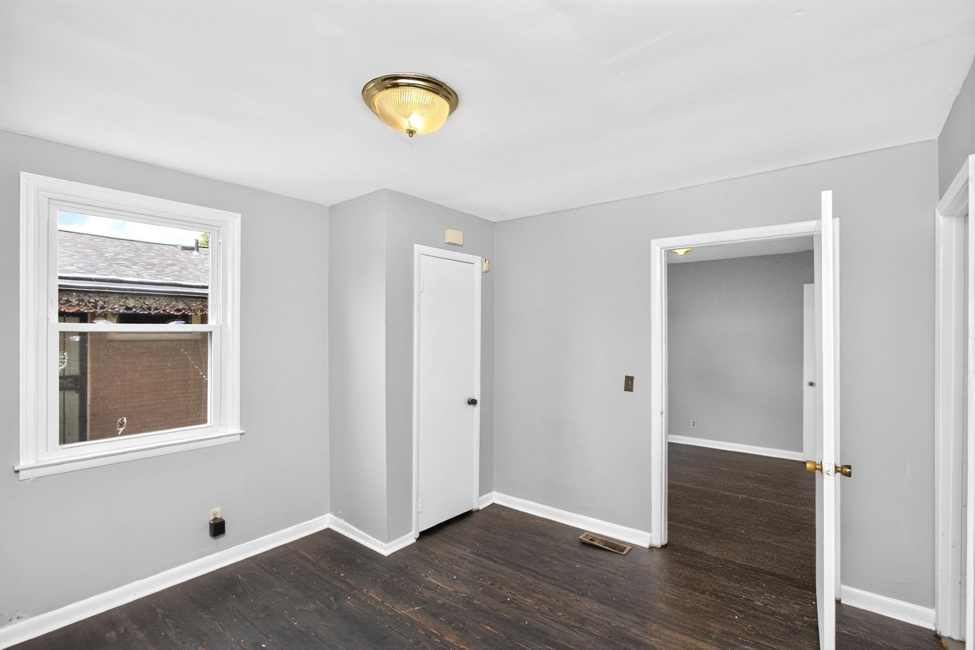 2423 Underwood St Property Photo 13