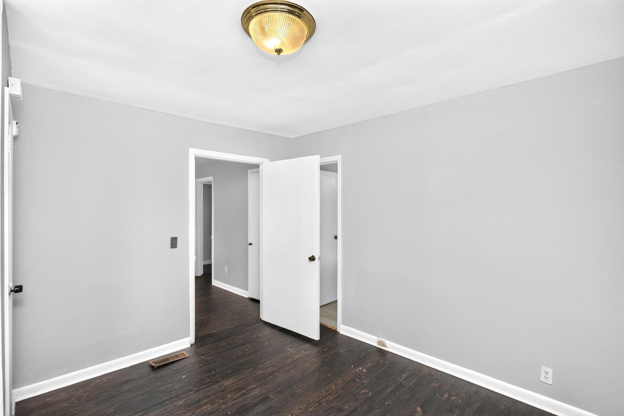 2423 Underwood St Property Photo 14