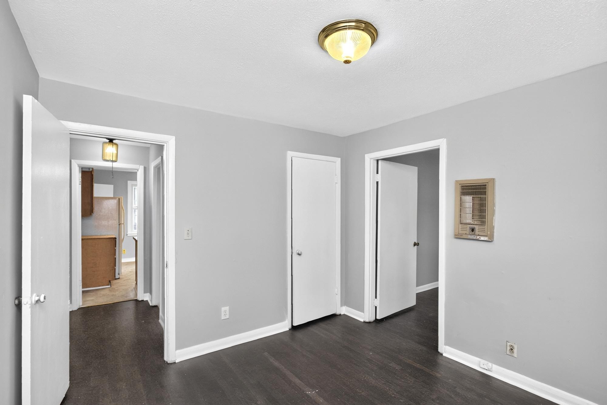 2423 Underwood St Property Photo 17
