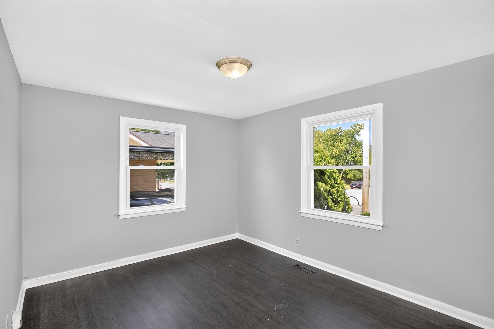 2423 Underwood St Property Photo 19