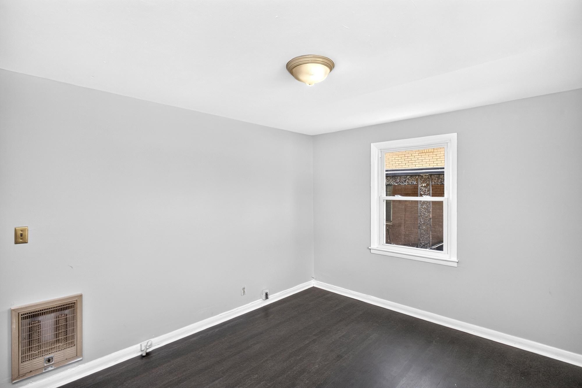 2423 Underwood St Property Photo 22