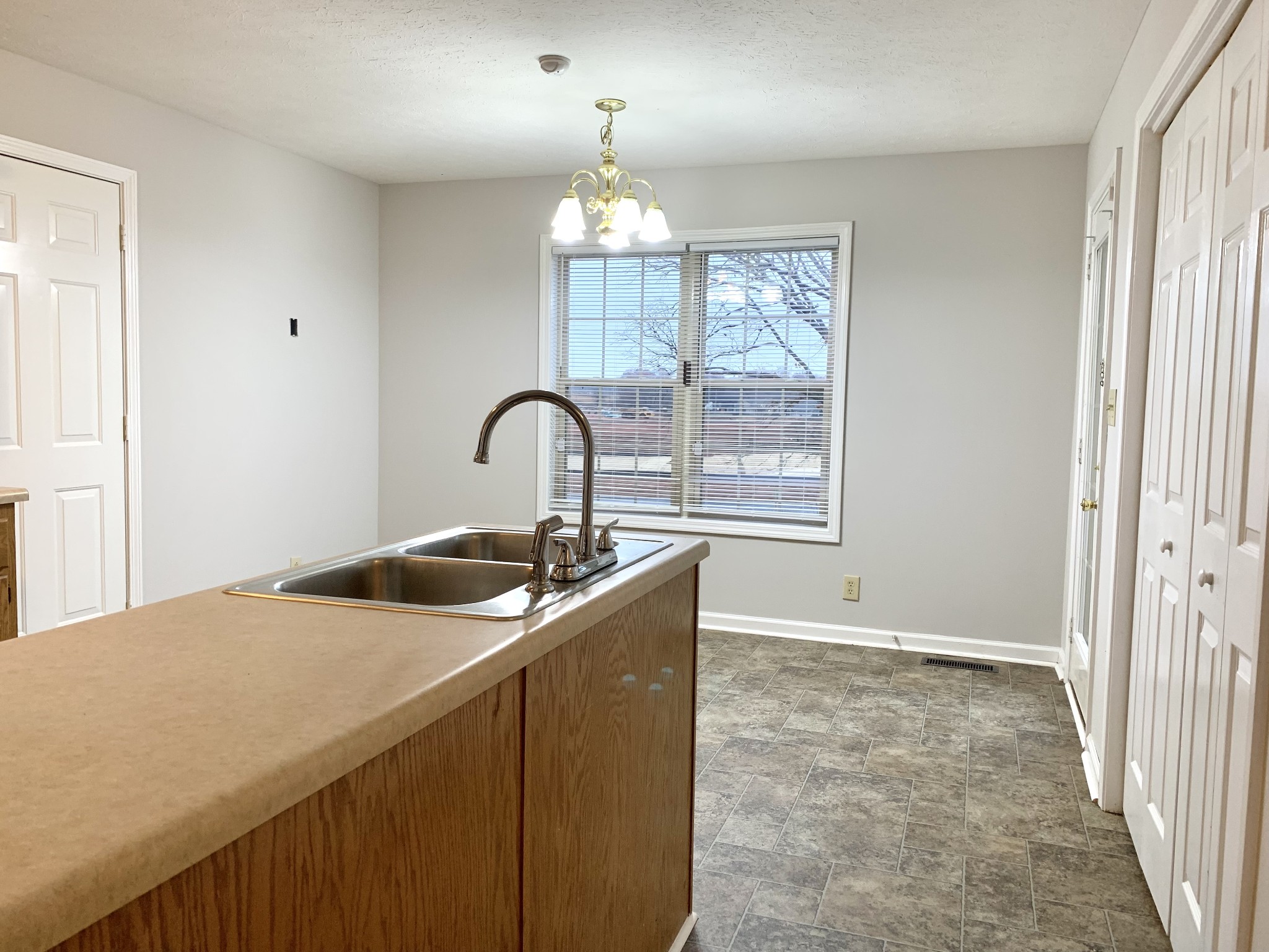 2511 Rafiki Dr Property Photo 6