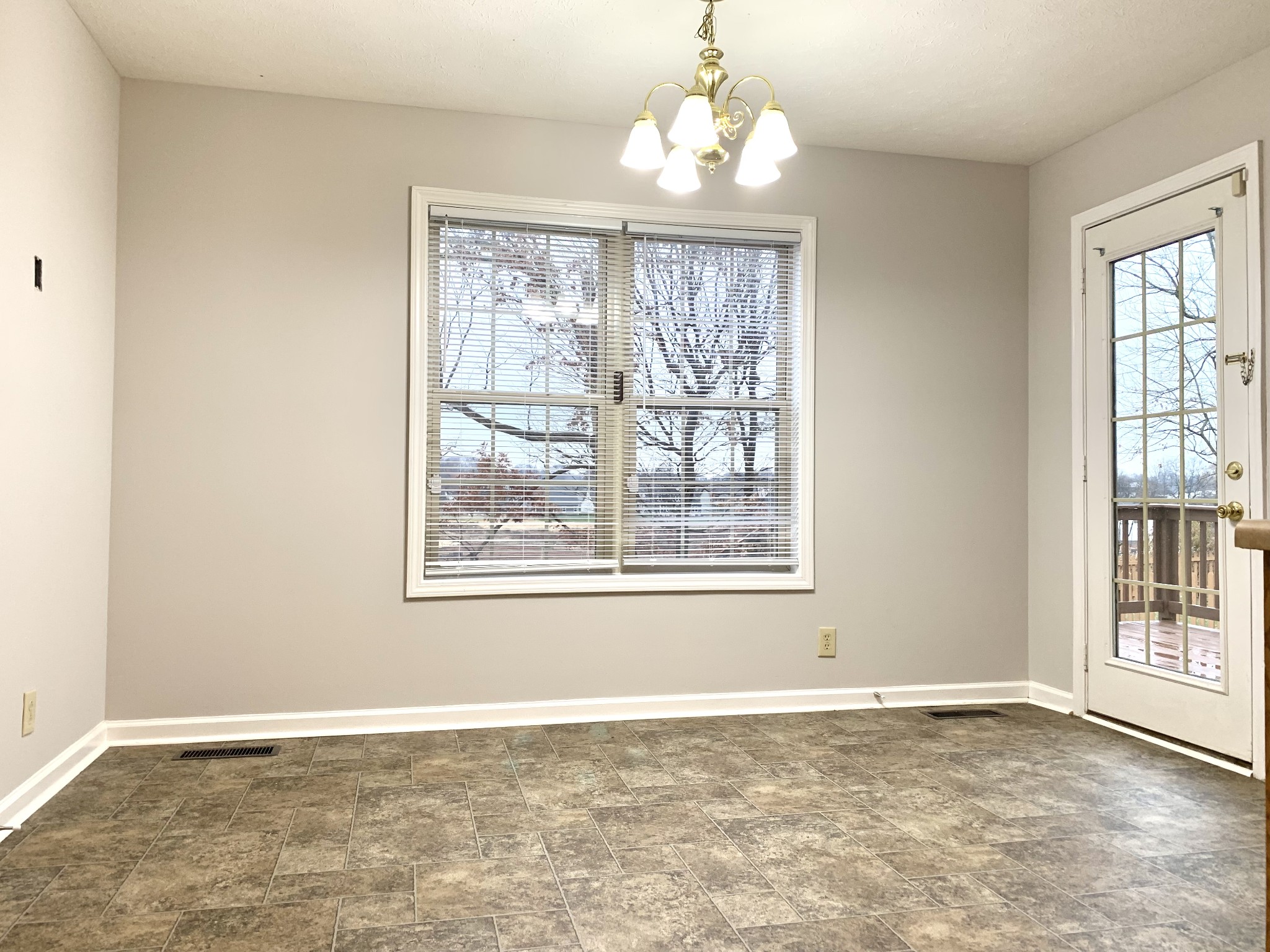 2511 Rafiki Dr Property Photo 9