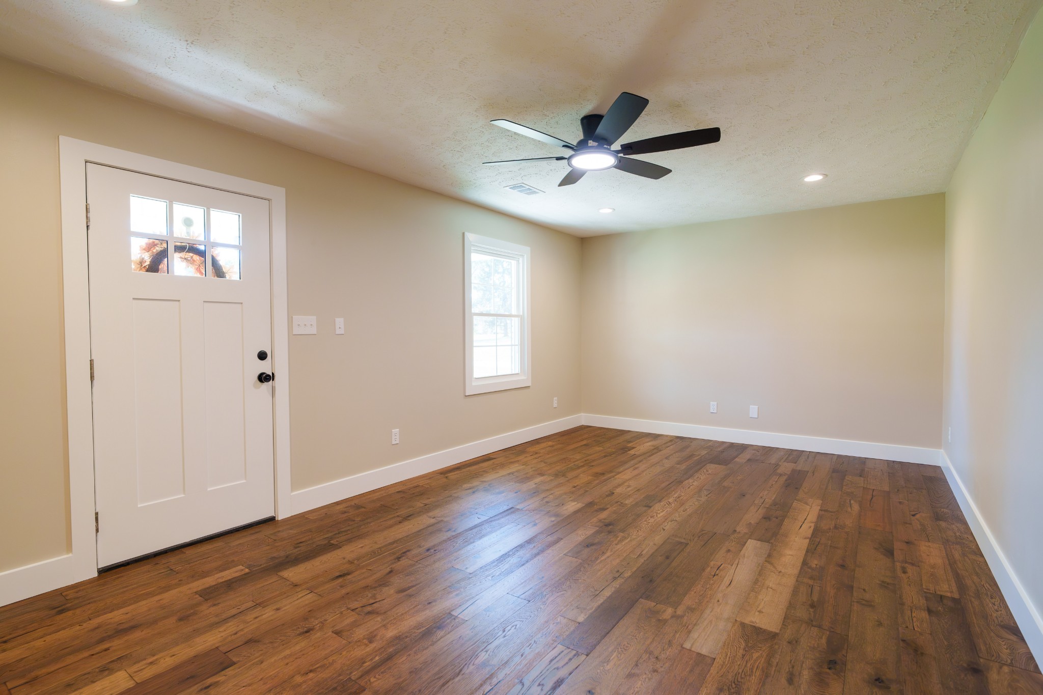 2519 Candyland Cir Property Photo 4