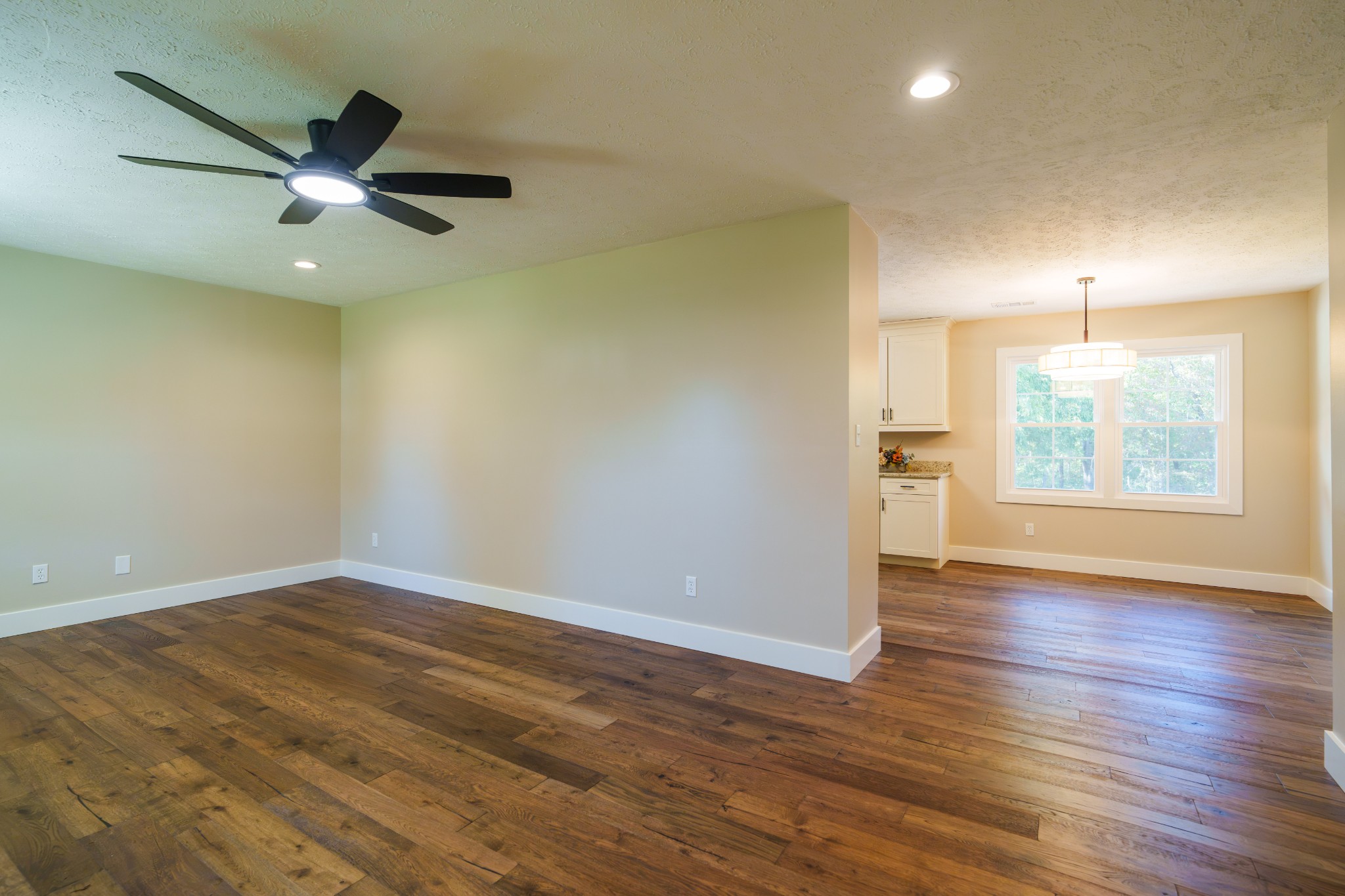 2519 Candyland Cir Property Photo 6