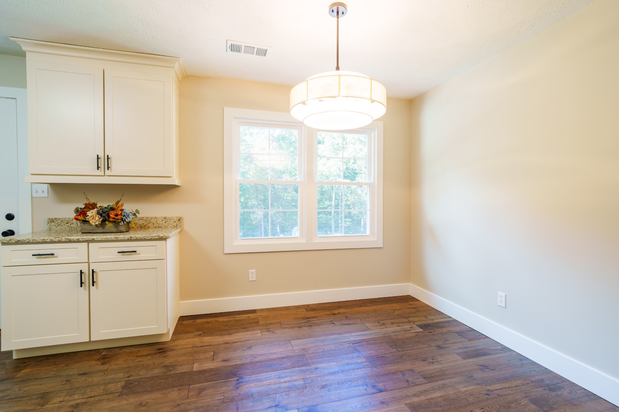 2519 Candyland Cir Property Photo 7