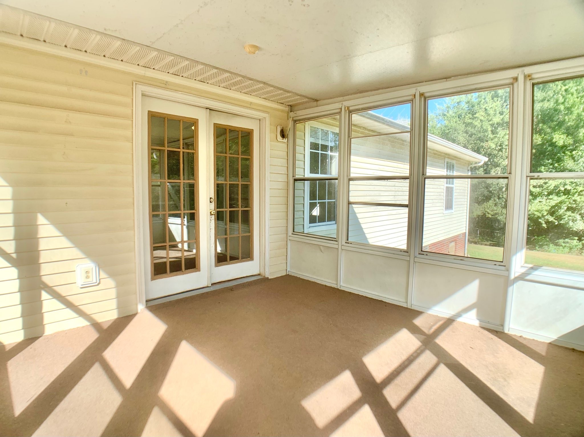 833 Washington Ave Property Photo 22