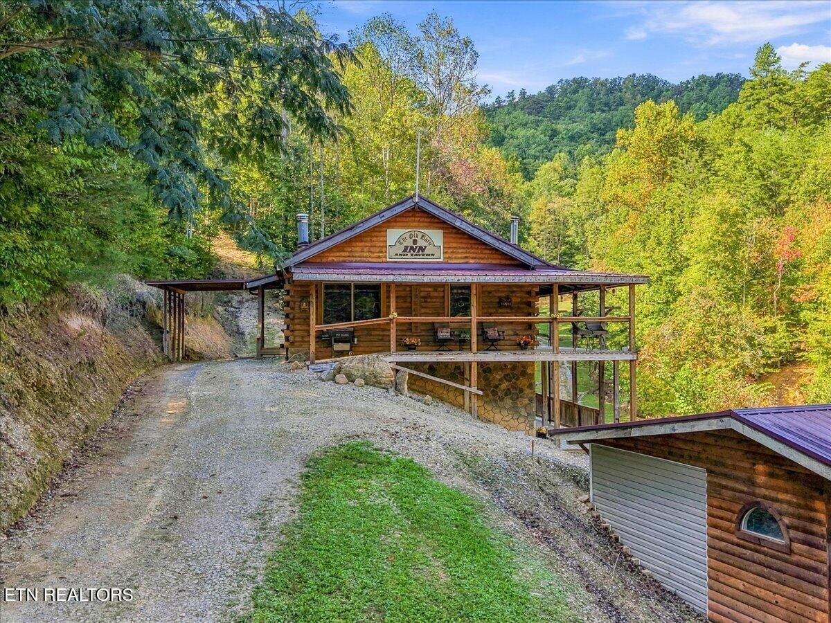 462 Middle Creek Rd Property Photo 2
