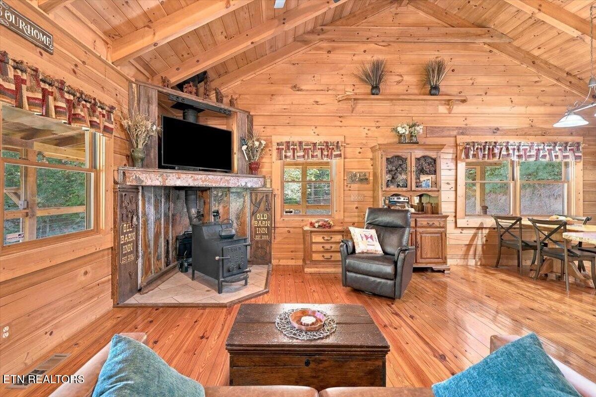 462 Middle Creek Rd Property Photo 3