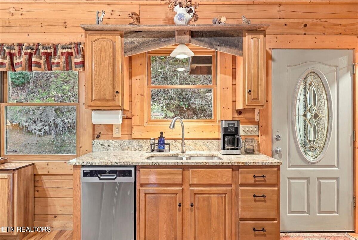 462 Middle Creek Rd Property Photo 6