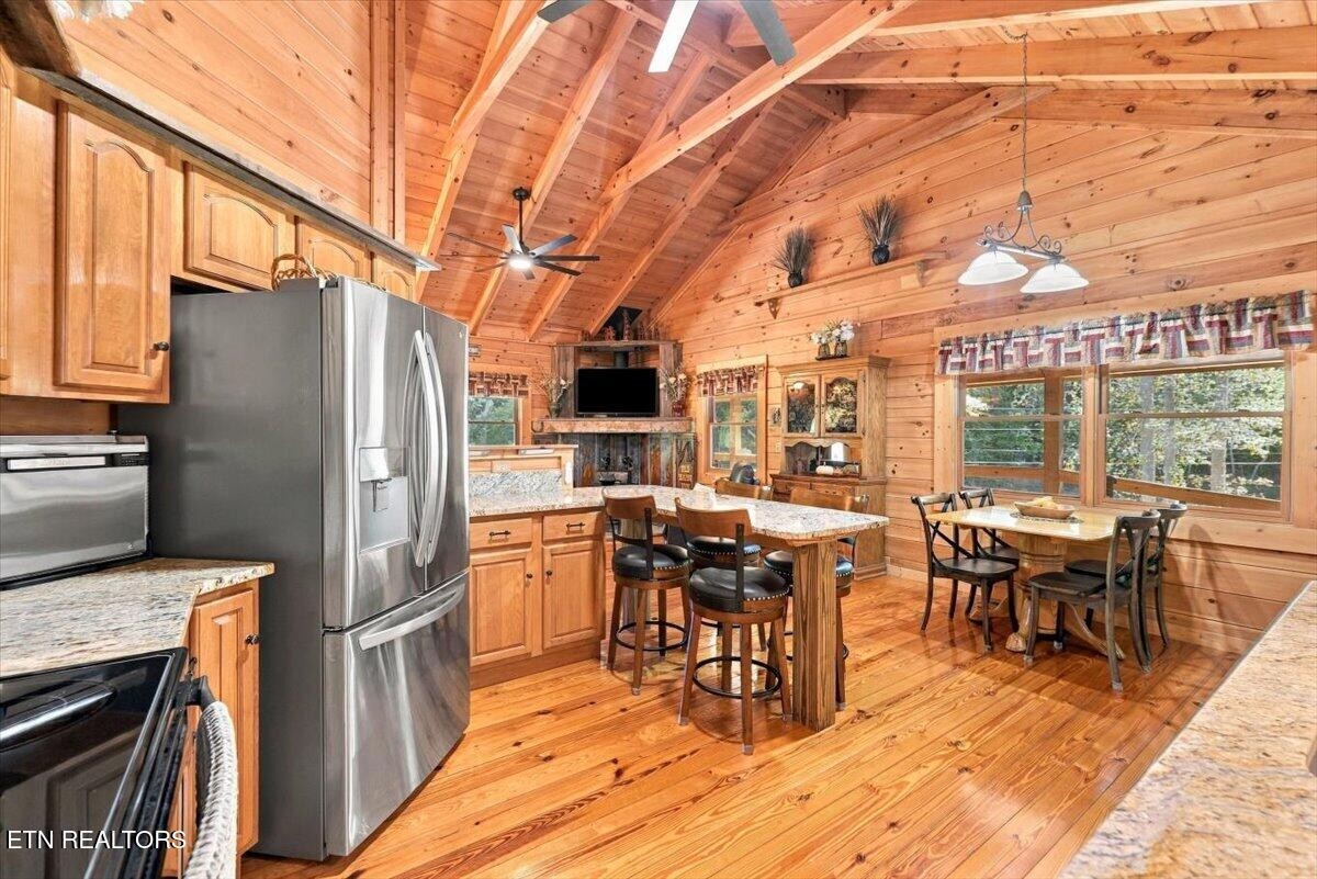 462 Middle Creek Rd Property Photo 7