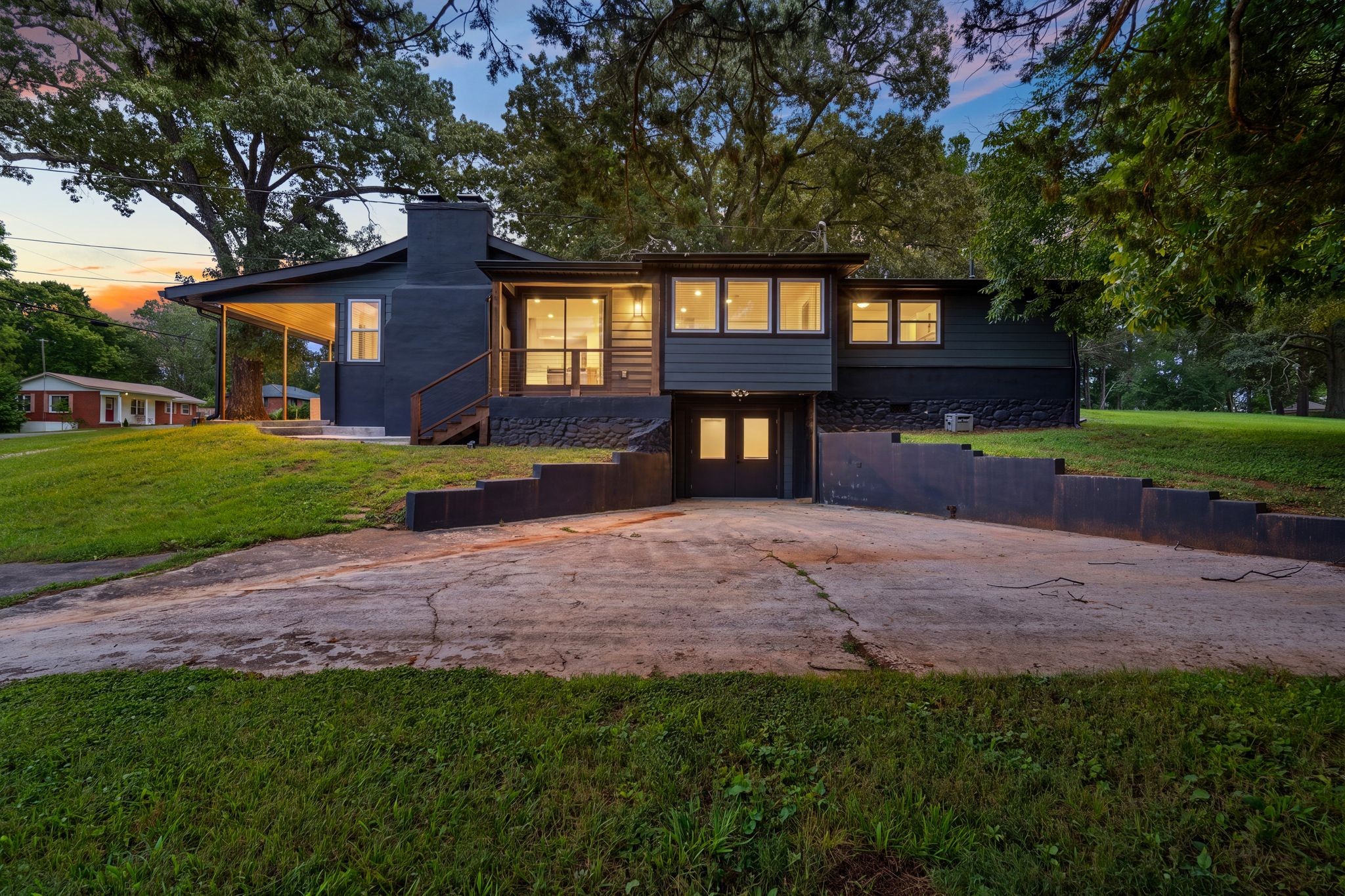 102 Oak Park Property Photo 1