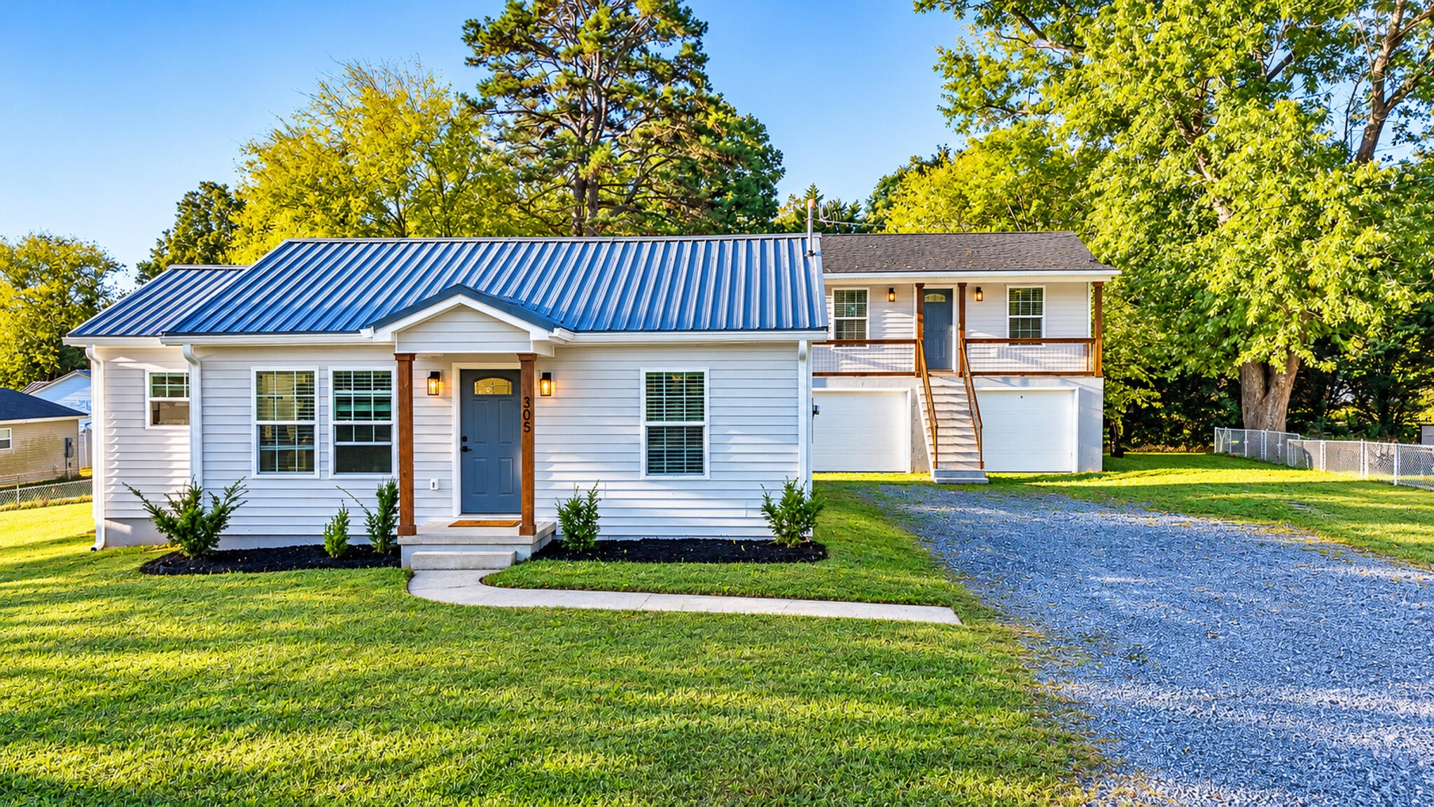 305 Sunset Drive, NW Property Photo 1