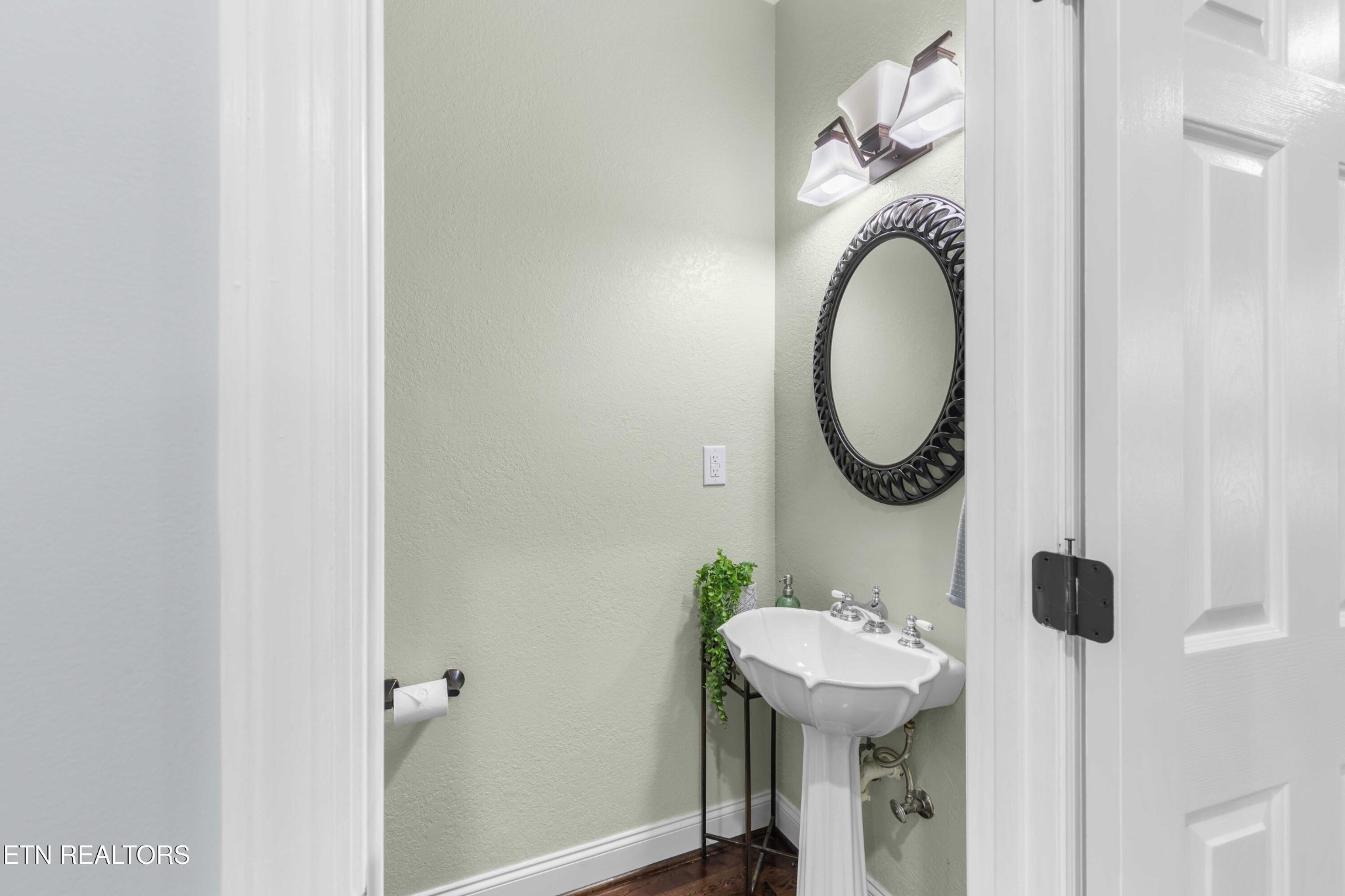 274 Lakecrest Drive Property Photo 18