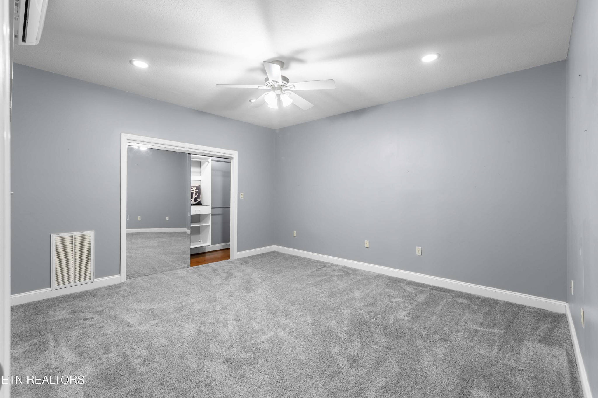 274 Lakecrest Drive Property Photo 39