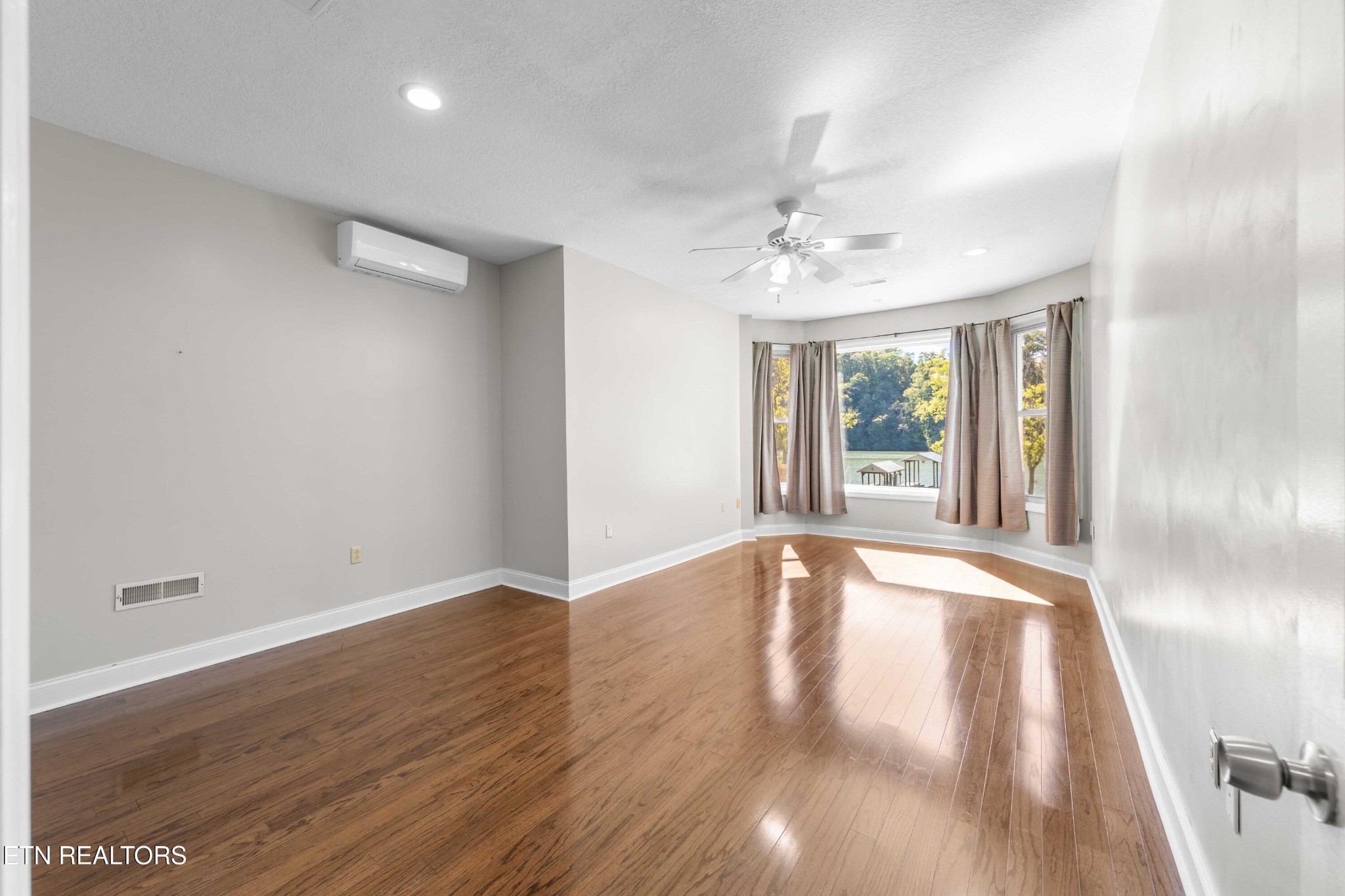 274 Lakecrest Drive Property Photo 40