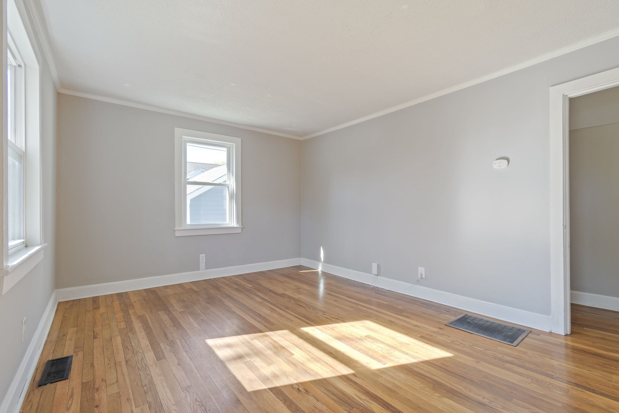 5806 Robertson Ave Property Photo 4