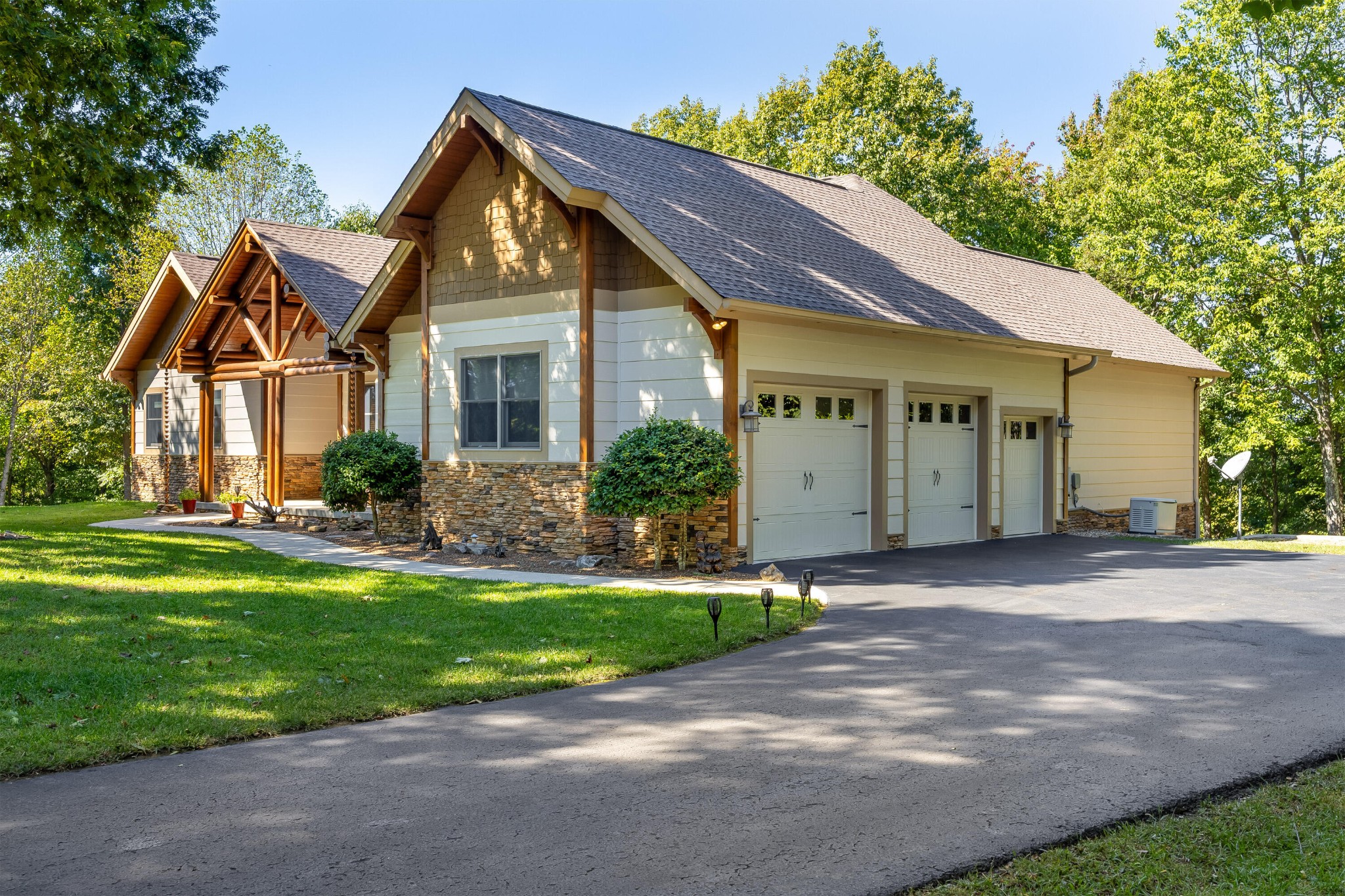 347 Tunnie Point Property Photo 4