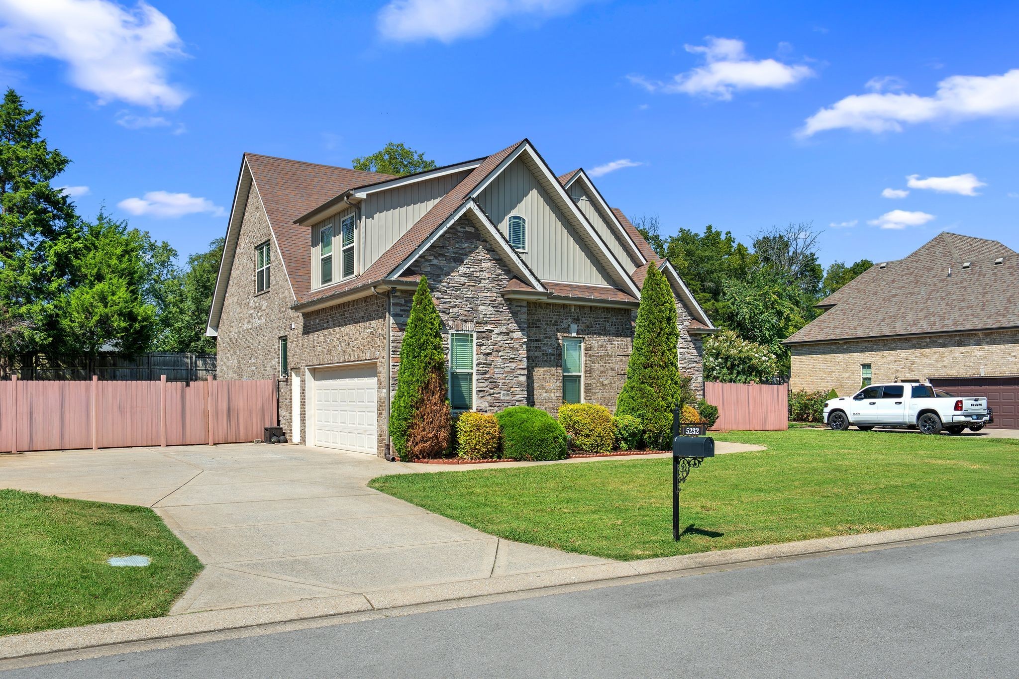 5232 Honeybee Dr Property Photo 6