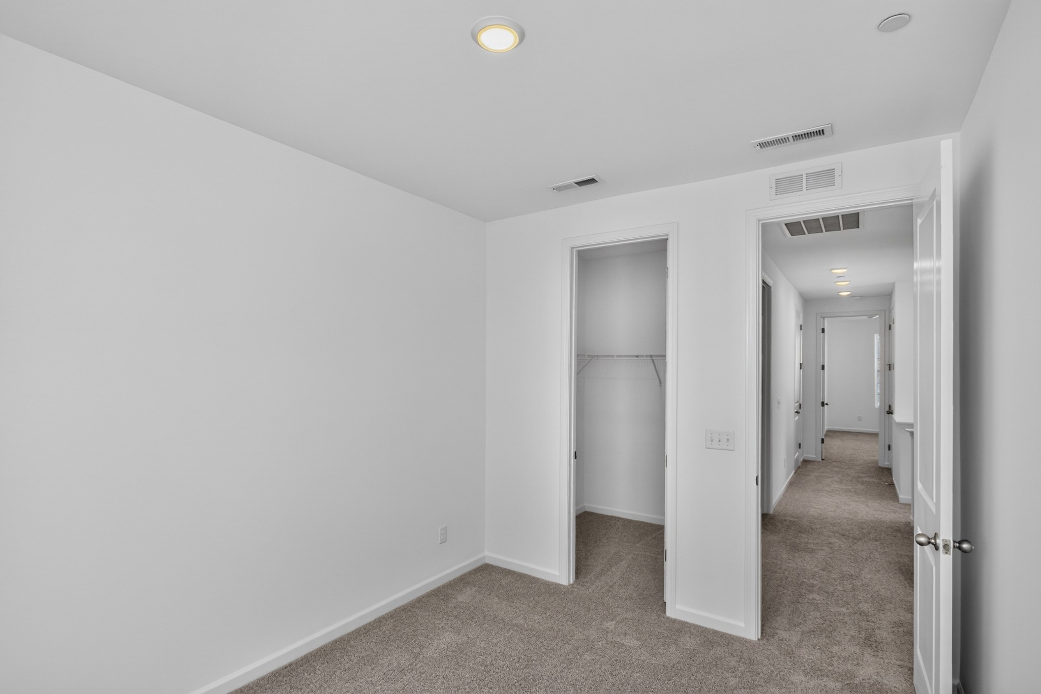 321 Lynwood Station Boulevard Property Photo 2