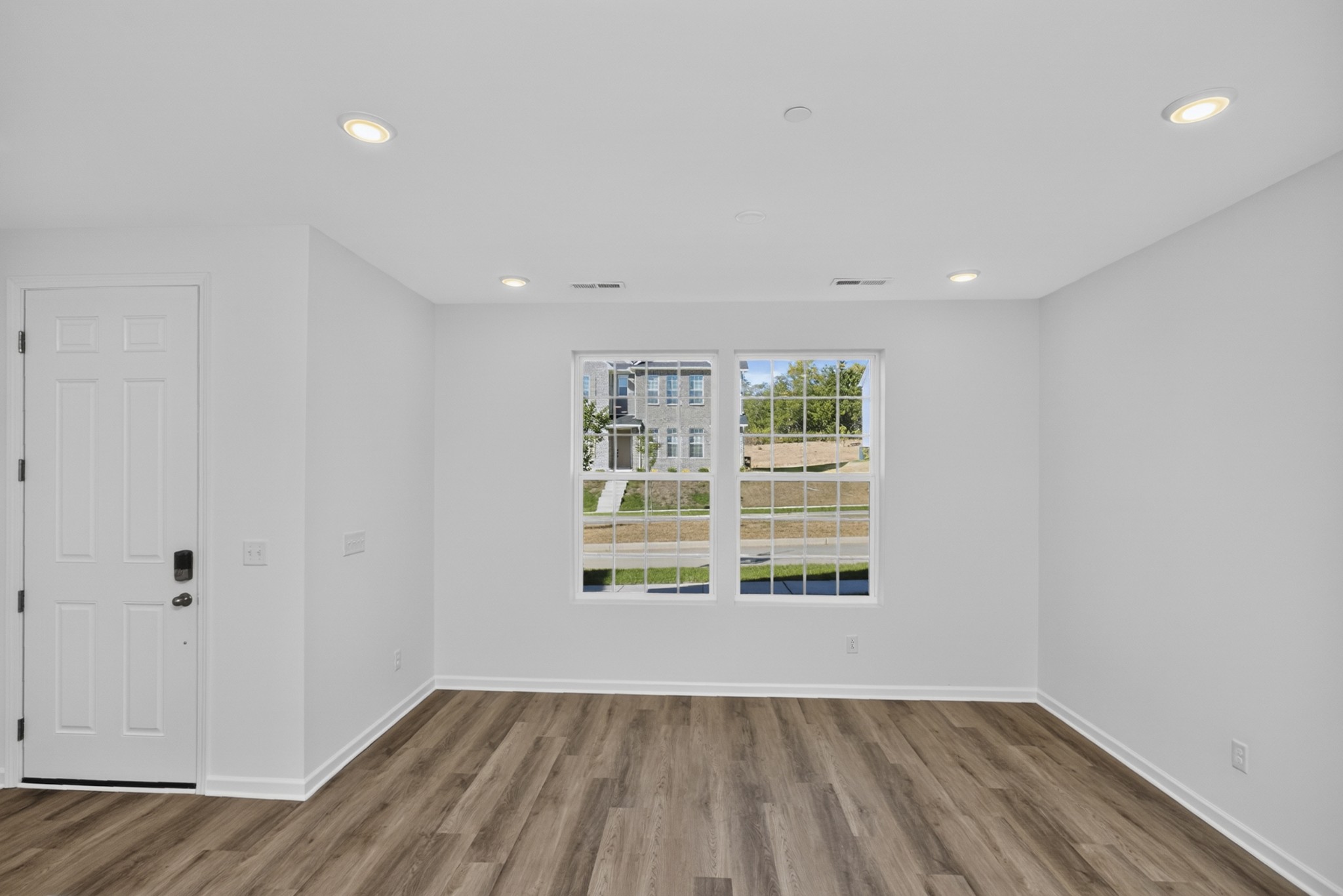 321 Lynwood Station Boulevard Property Photo 10