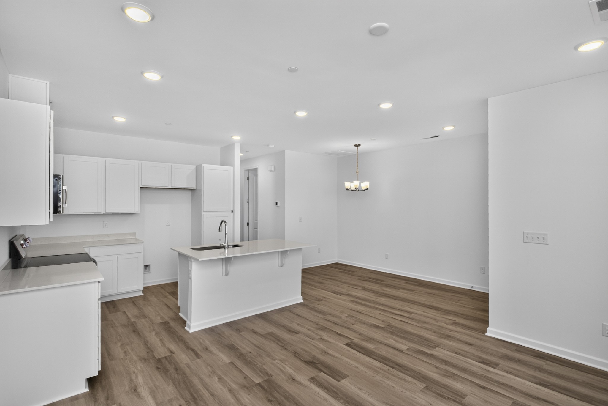 321 Lynwood Station Boulevard Property Photo 11