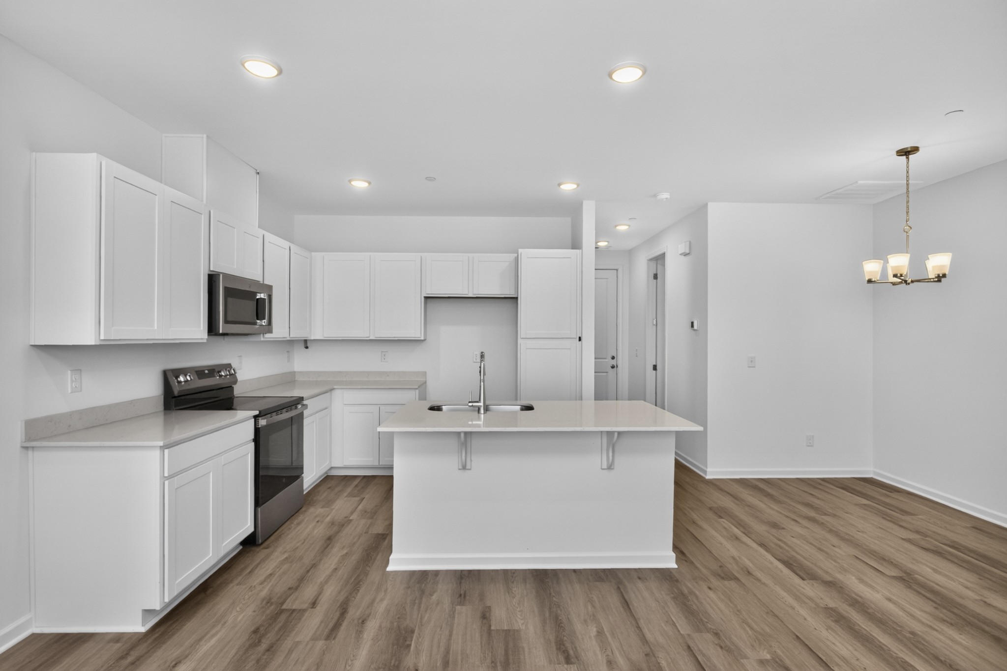321 Lynwood Station Boulevard Property Photo 12
