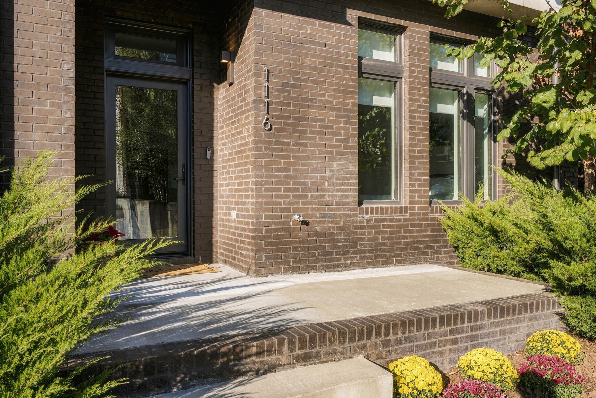 1116 Sigler St Property Photo 3
