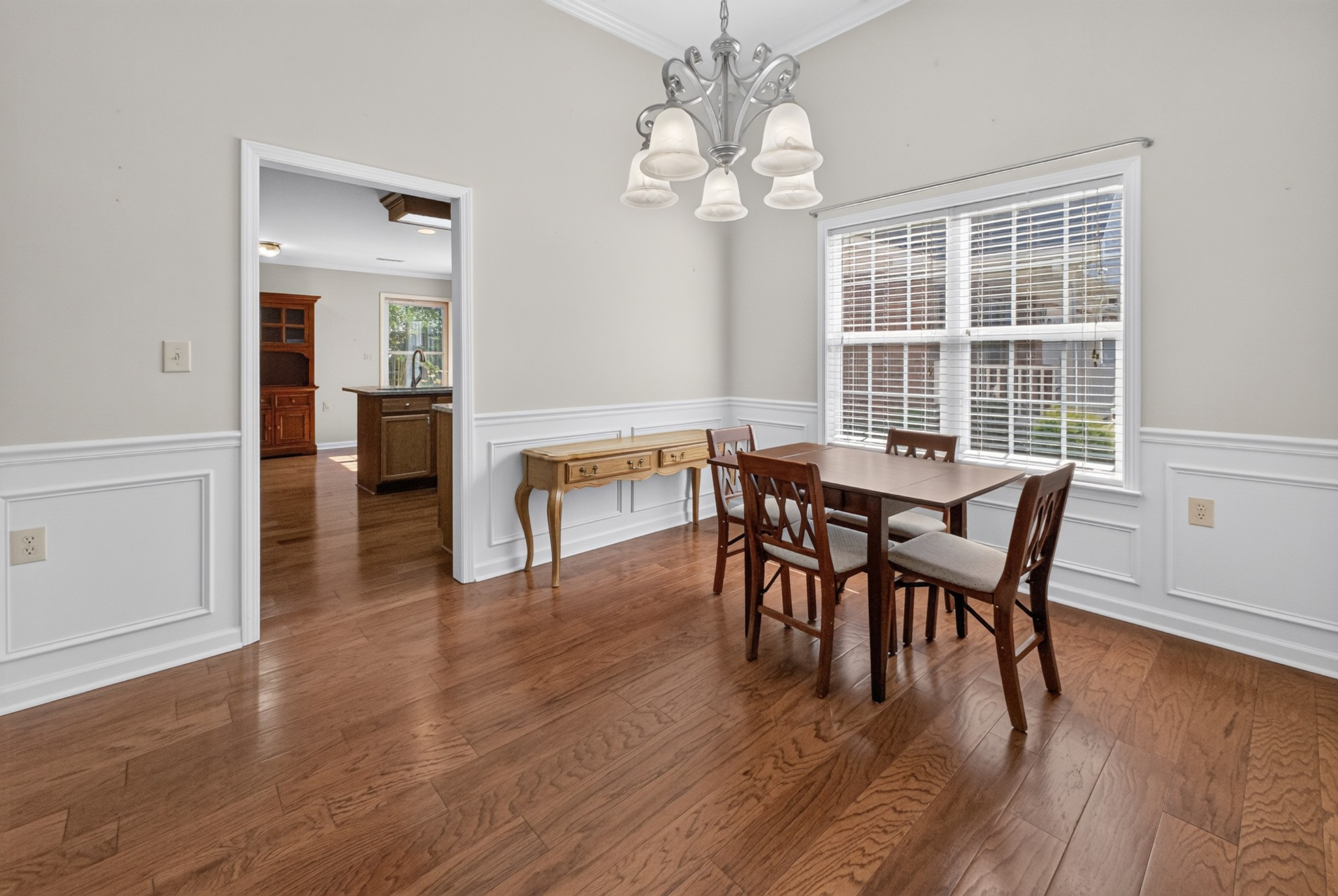 1303 Crofton Park Ct Property Photo 5