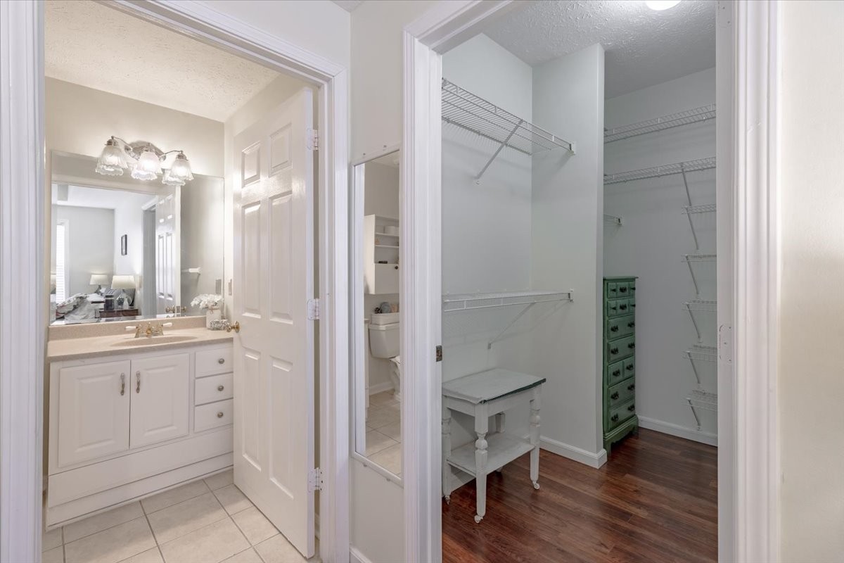 2025 Woodmont Blvd Property Photo 7