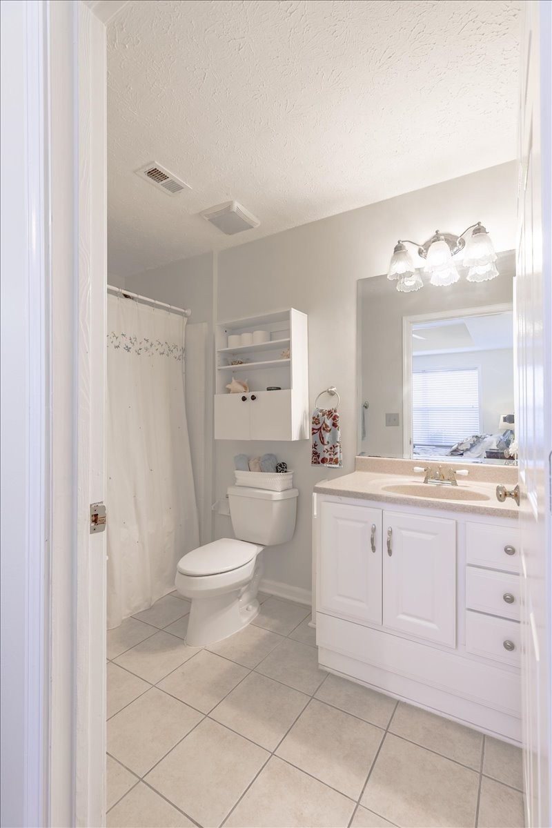 2025 Woodmont Blvd Property Photo 8