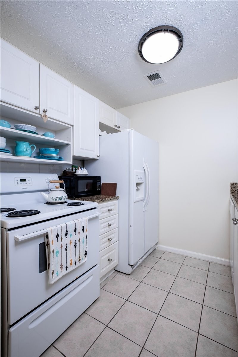 2025 Woodmont Blvd Property Photo 10