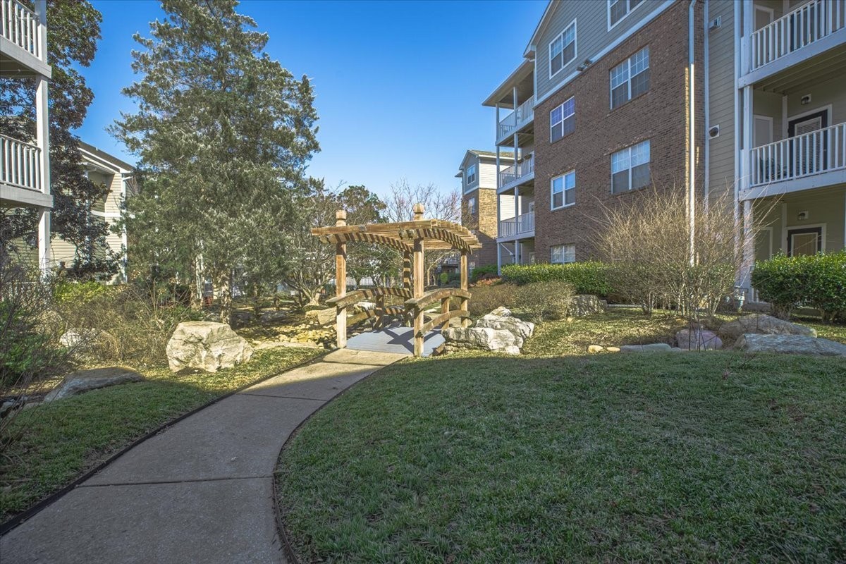 2025 Woodmont Blvd Property Photo 17
