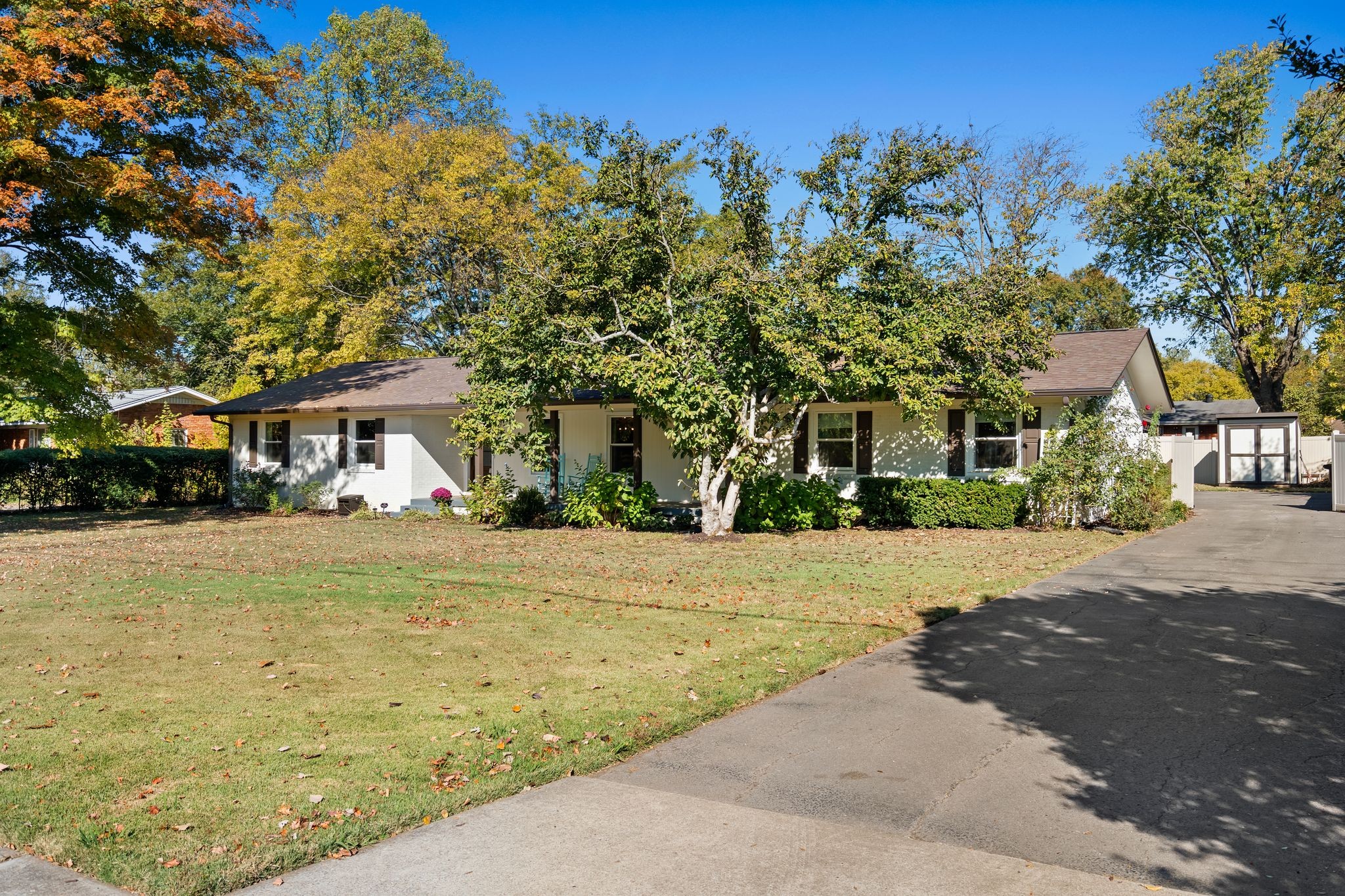 1911 Greenland Dr Property Photo 2