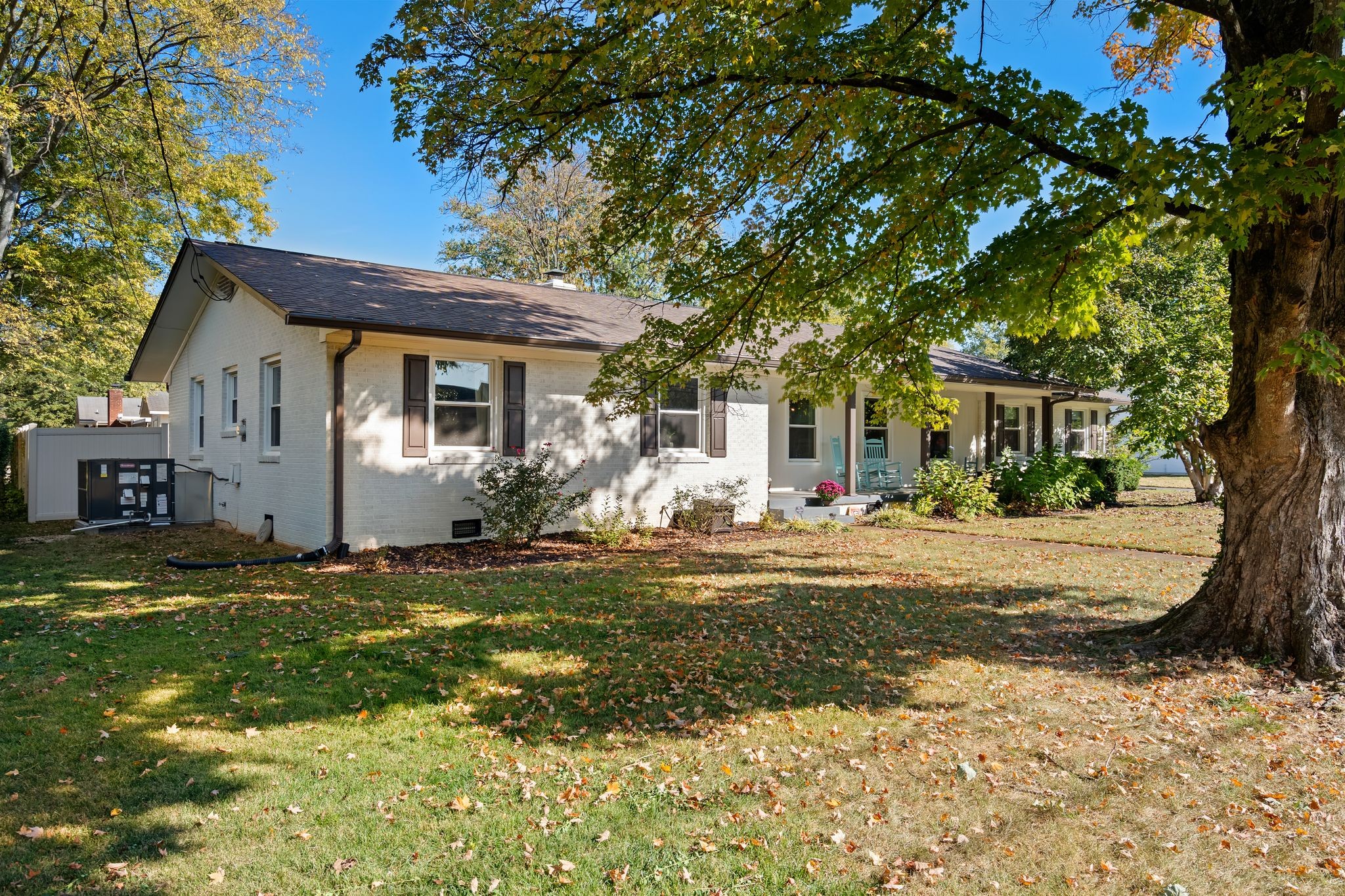 1911 Greenland Dr Property Photo 4