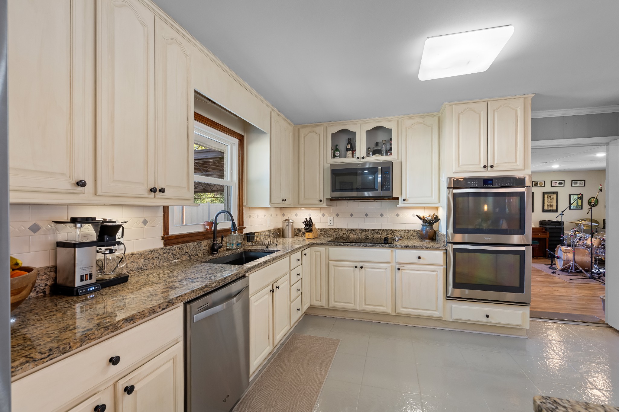 1911 Greenland Dr Property Photo 19