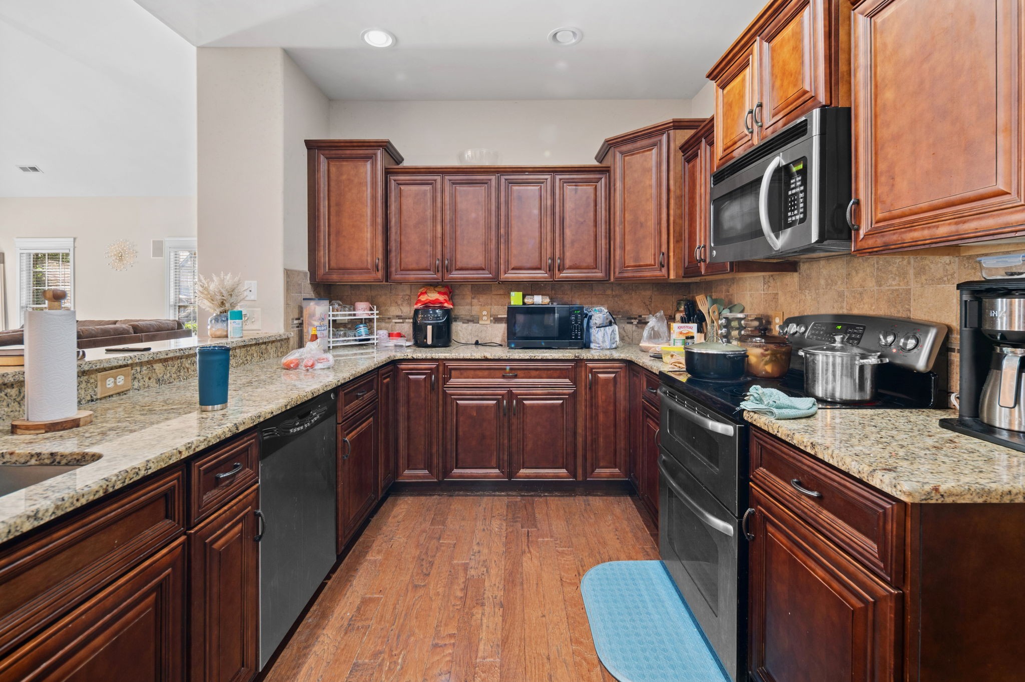 206 Dorchester Cir Property Photo 7