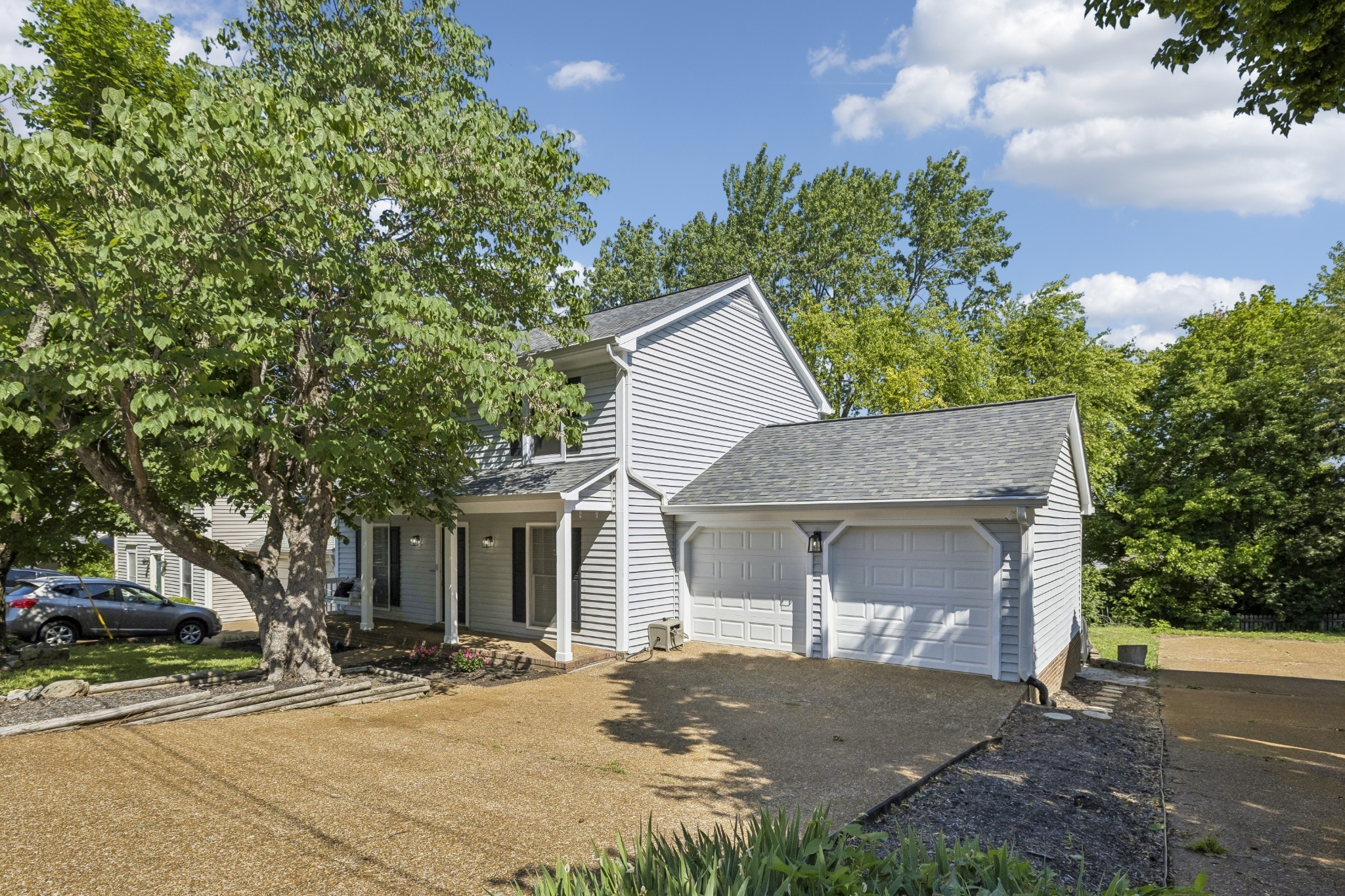 5053 English Village Dr Property Photo 1